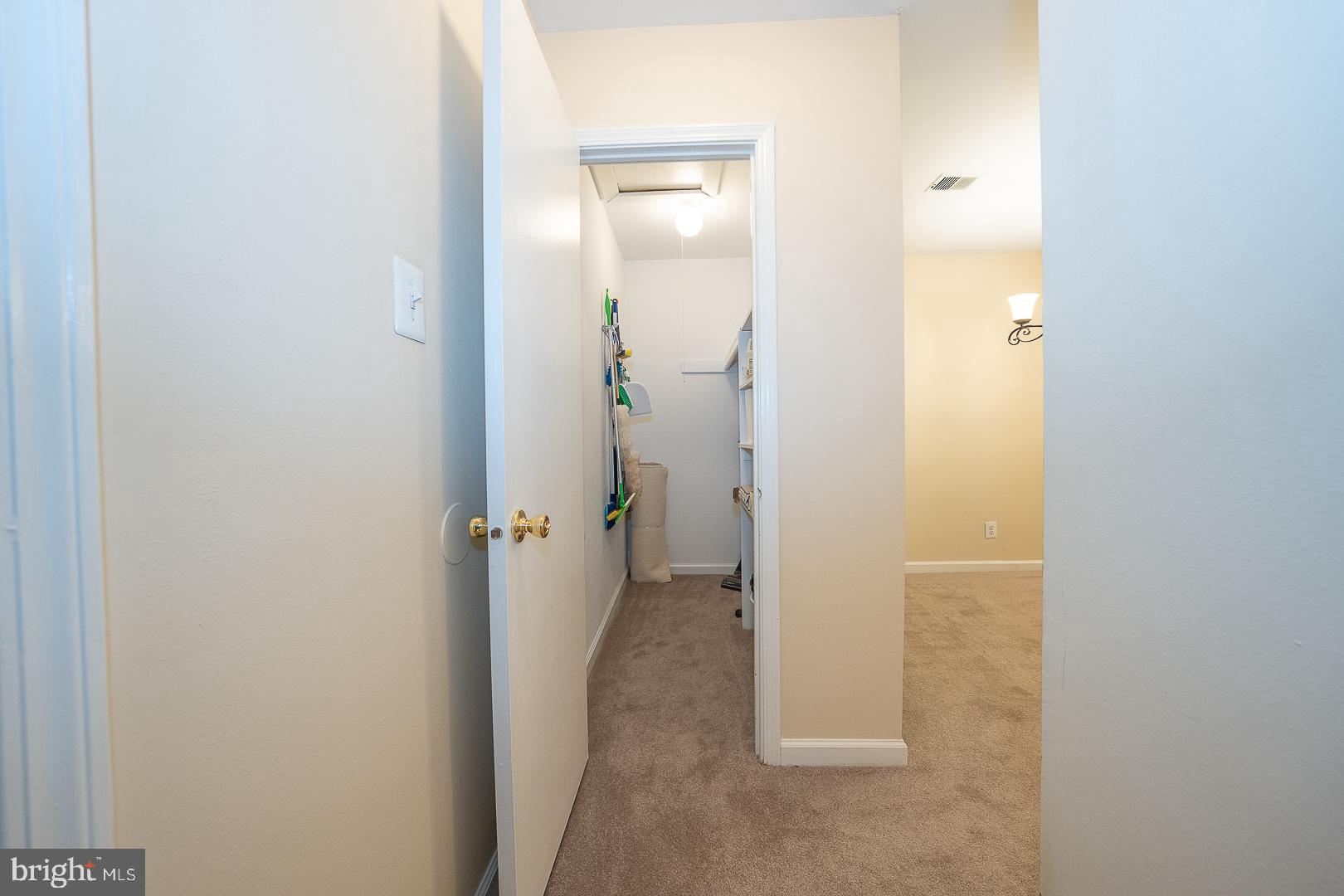 OXFORD OF BLUE BELL - Residential