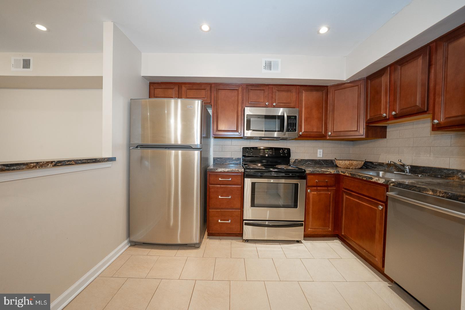 OXFORD OF BLUE BELL - Residential