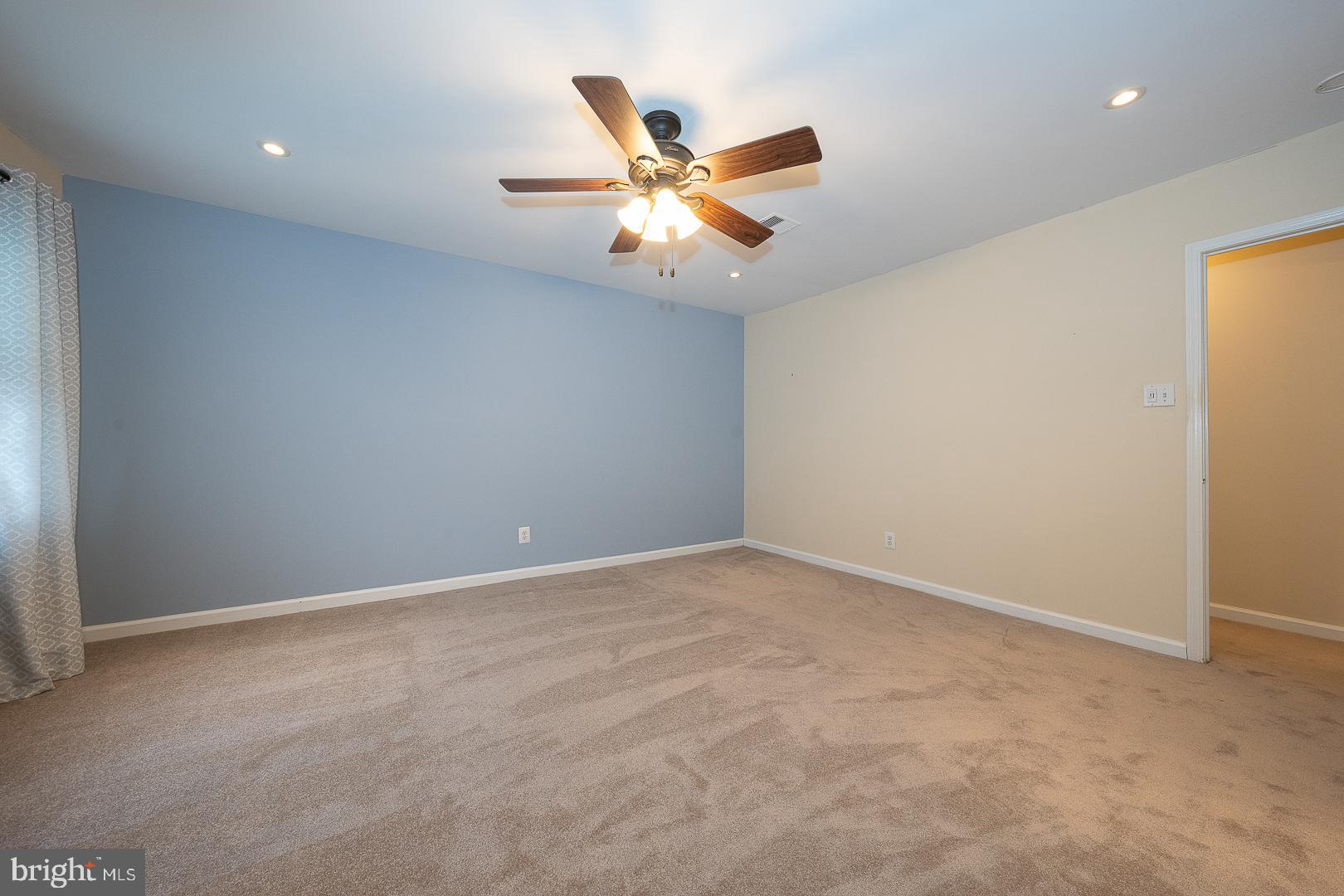 OXFORD OF BLUE BELL - Residential