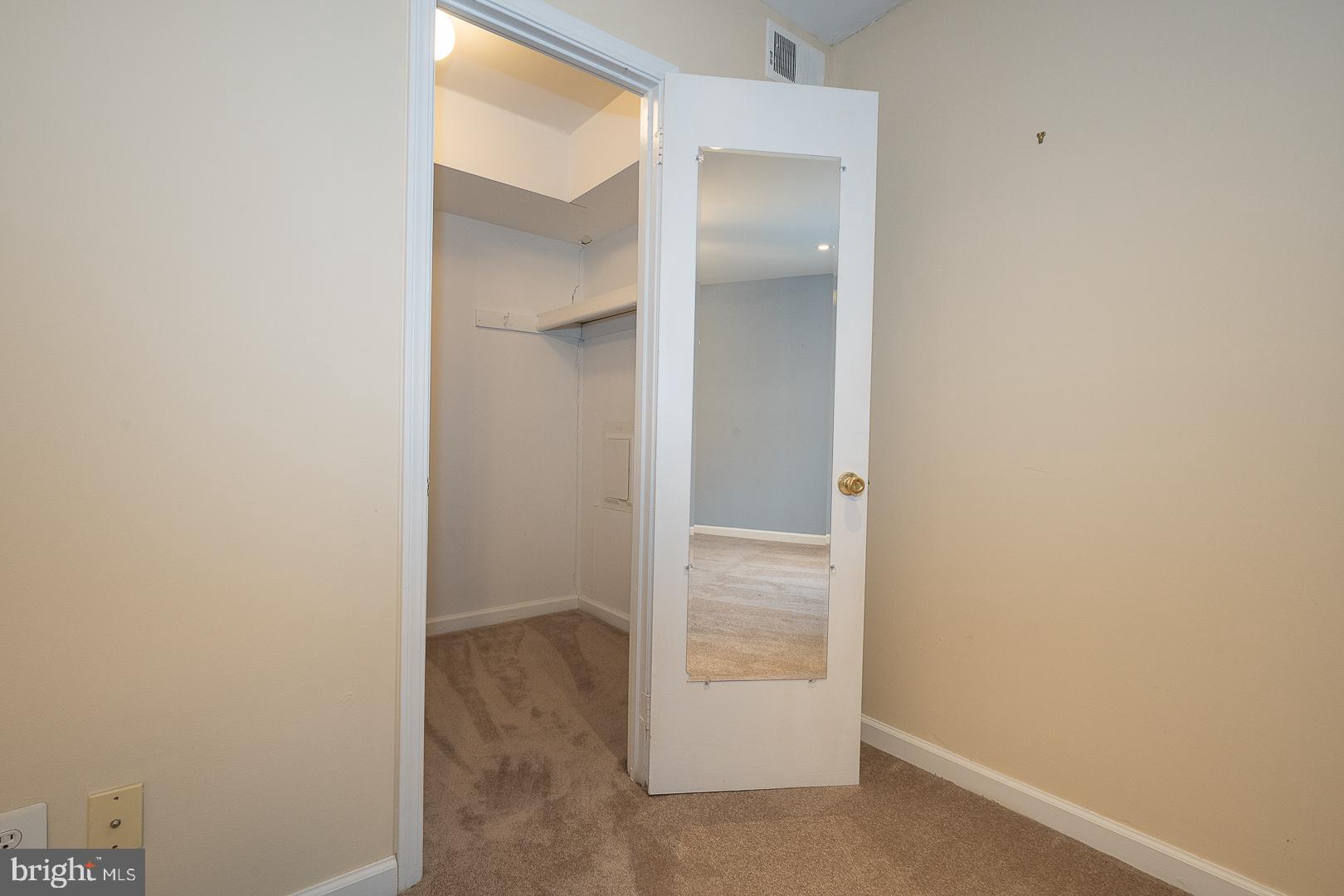 OXFORD OF BLUE BELL - Residential