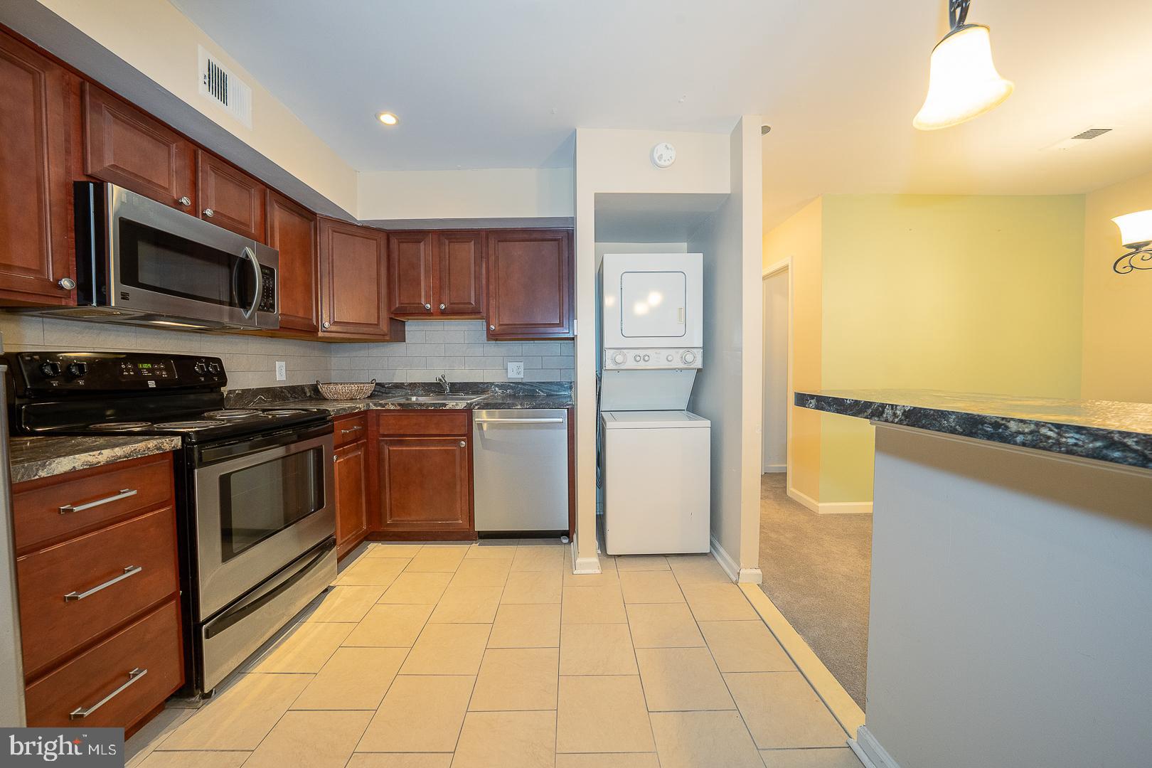 OXFORD OF BLUE BELL - Residential