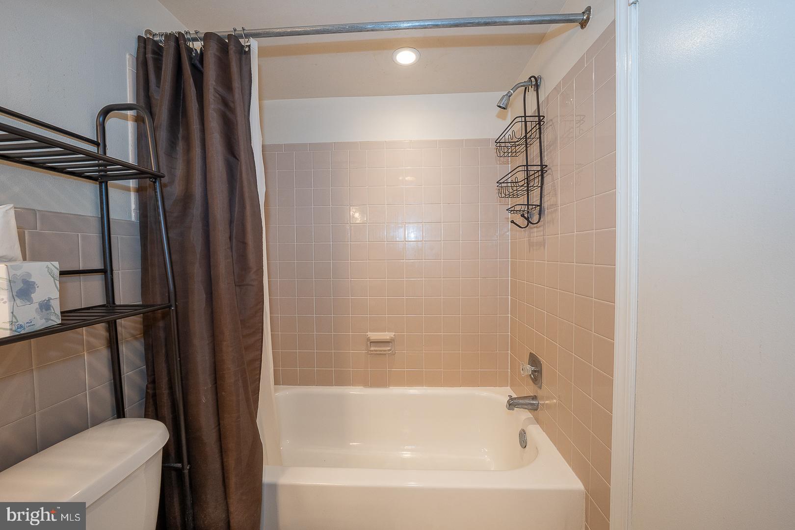 OXFORD OF BLUE BELL - Residential