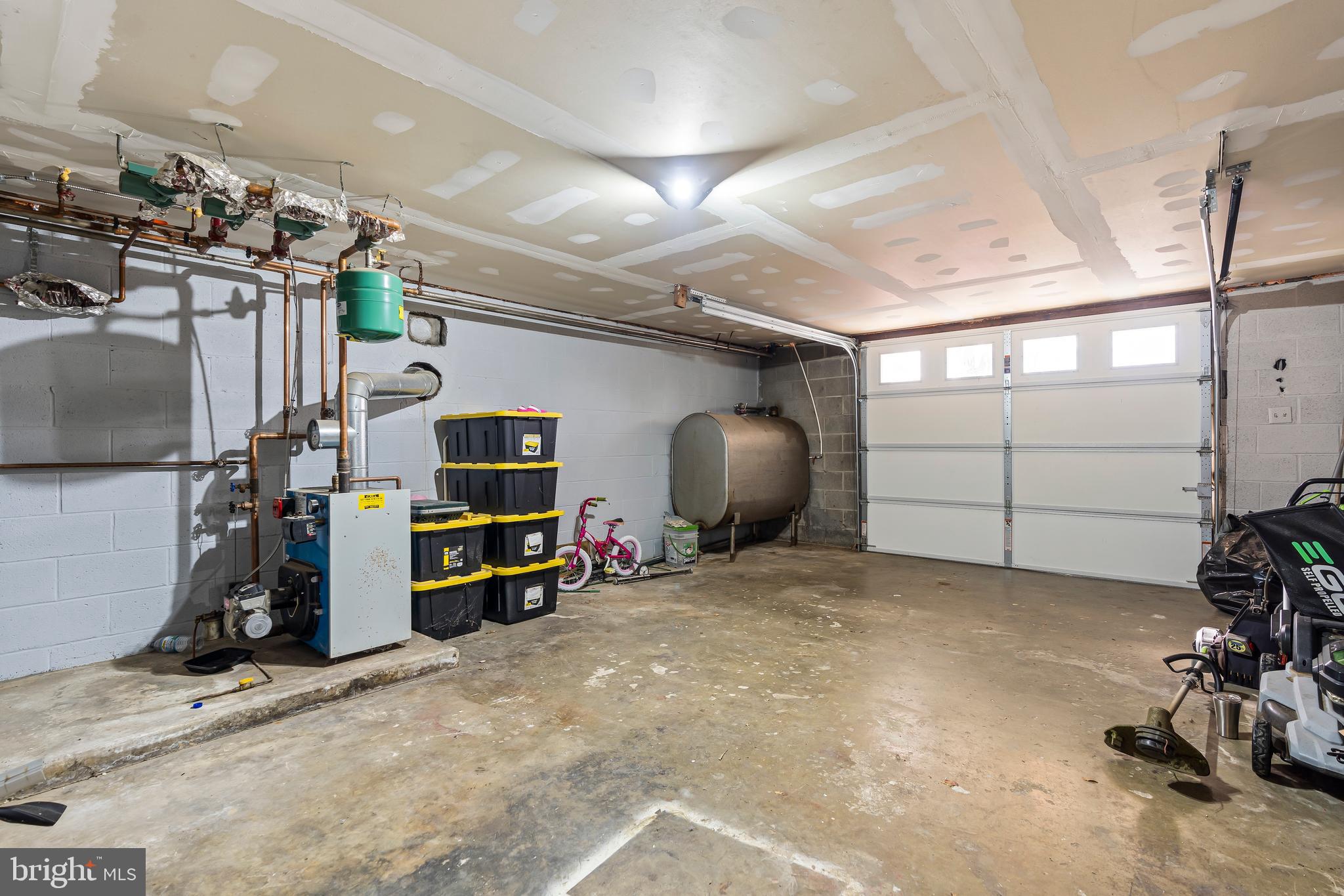 EASTLAND HILLS - Residential