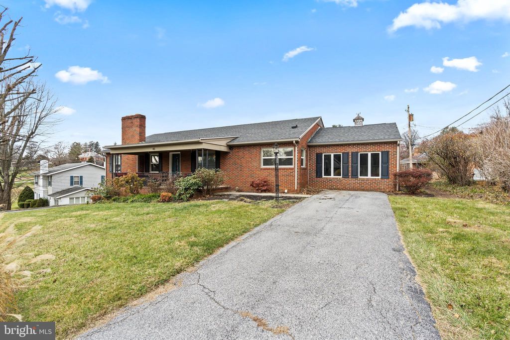 Photo of 45 Eastland Cir, WAYNESBORO, PA 17268 (MLS # PAFL2031640)