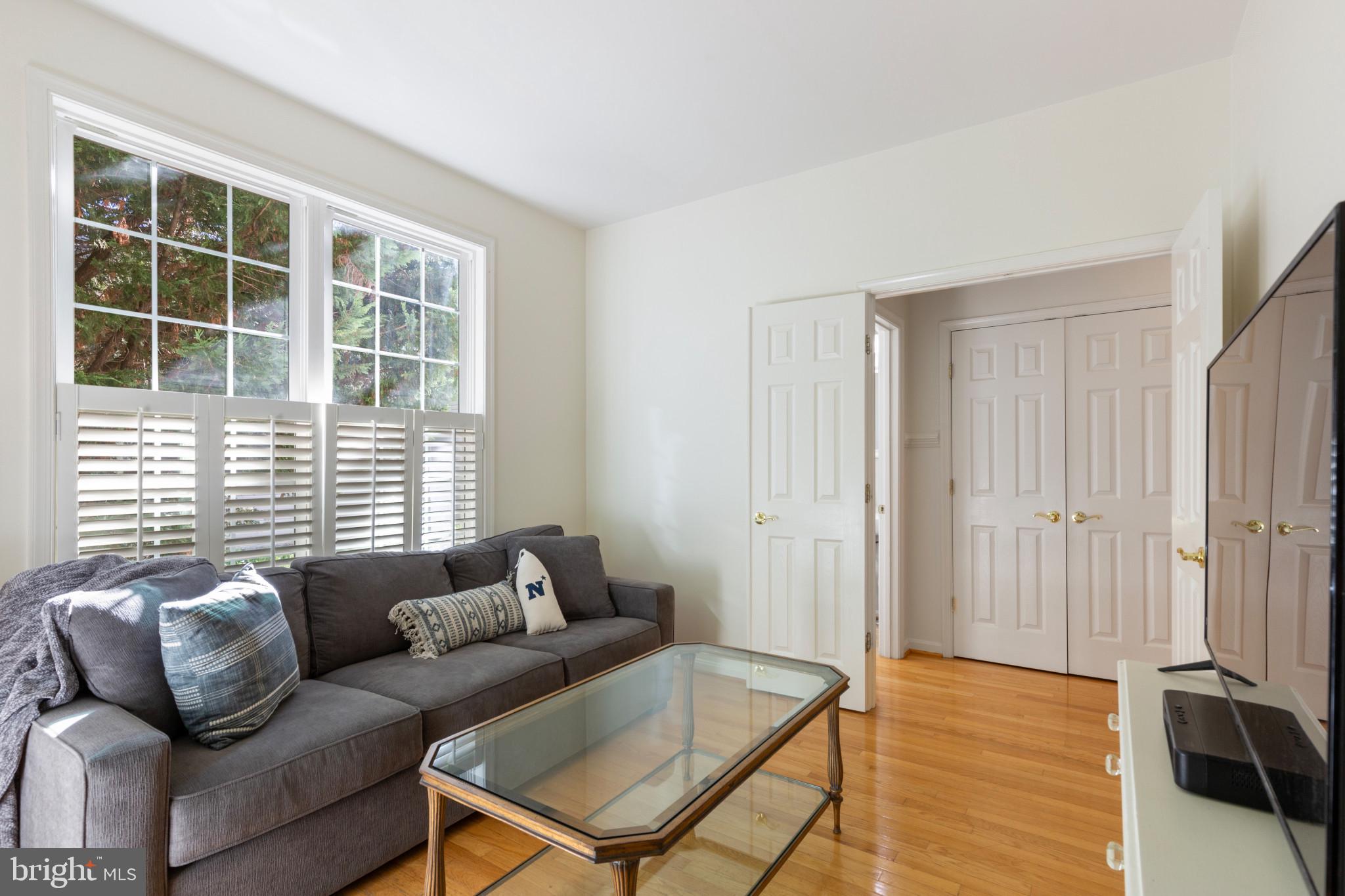 WHITEHALL MANOR - Residential