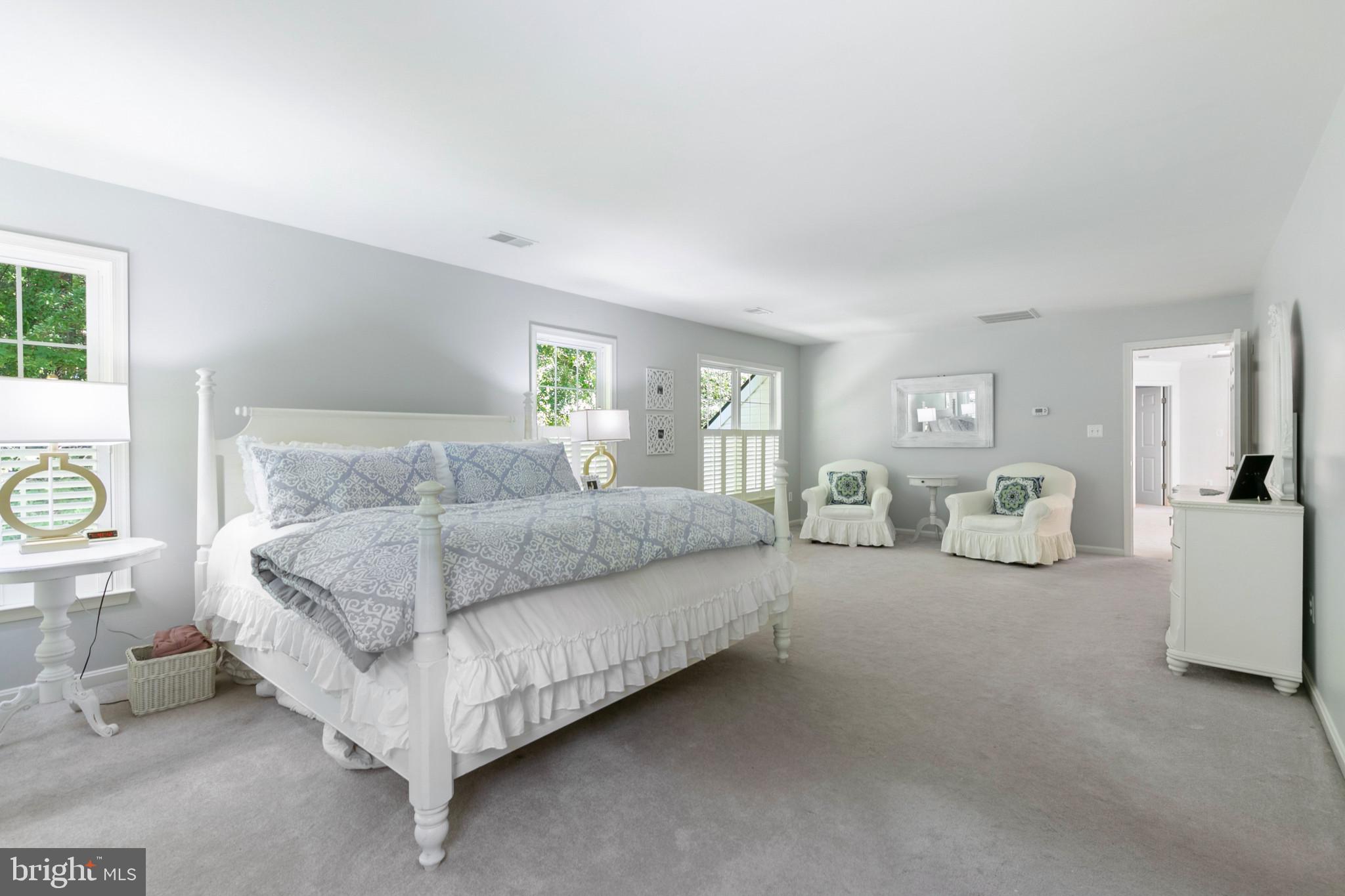 WHITEHALL MANOR - Residential