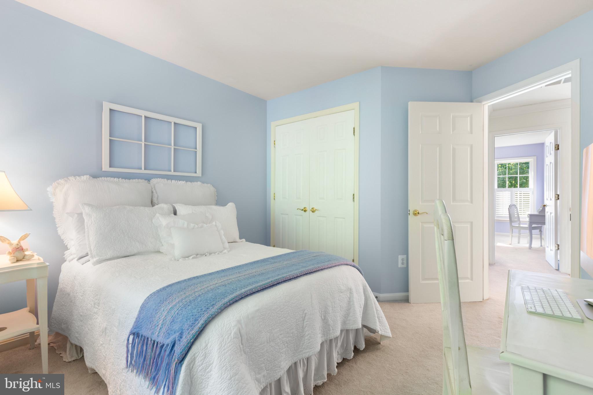 WHITEHALL MANOR - Residential