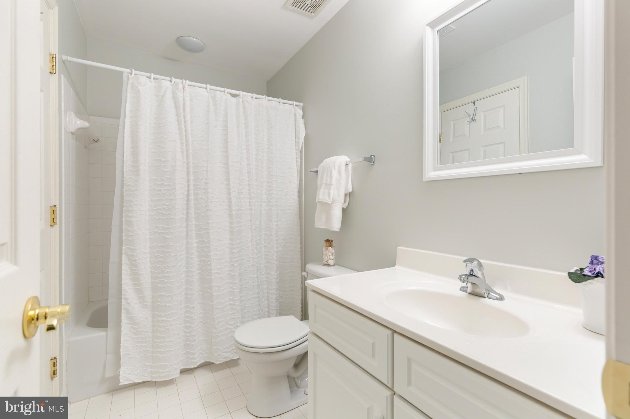 WHITEHALL MANOR - Residential