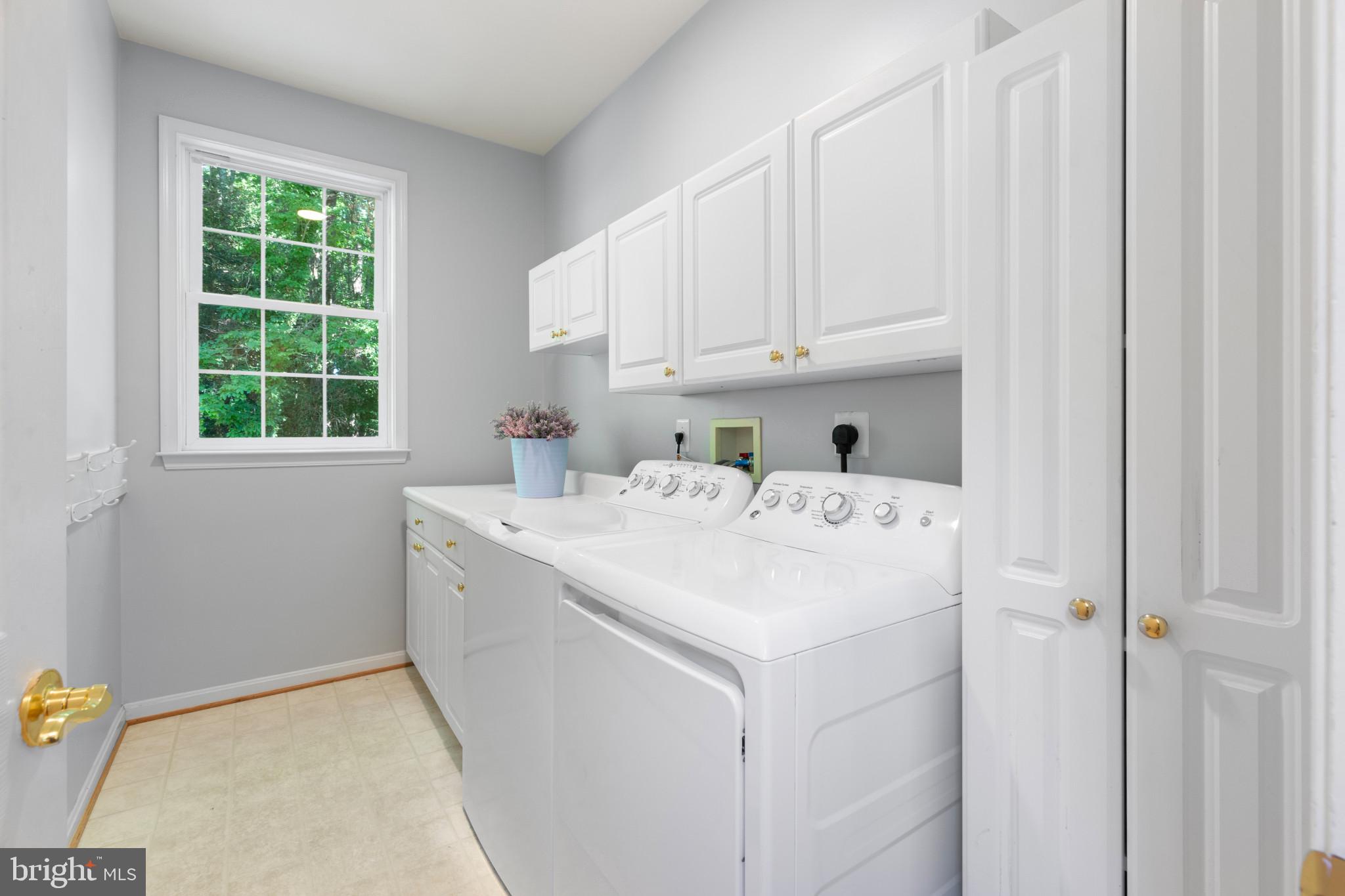 WHITEHALL MANOR - Residential