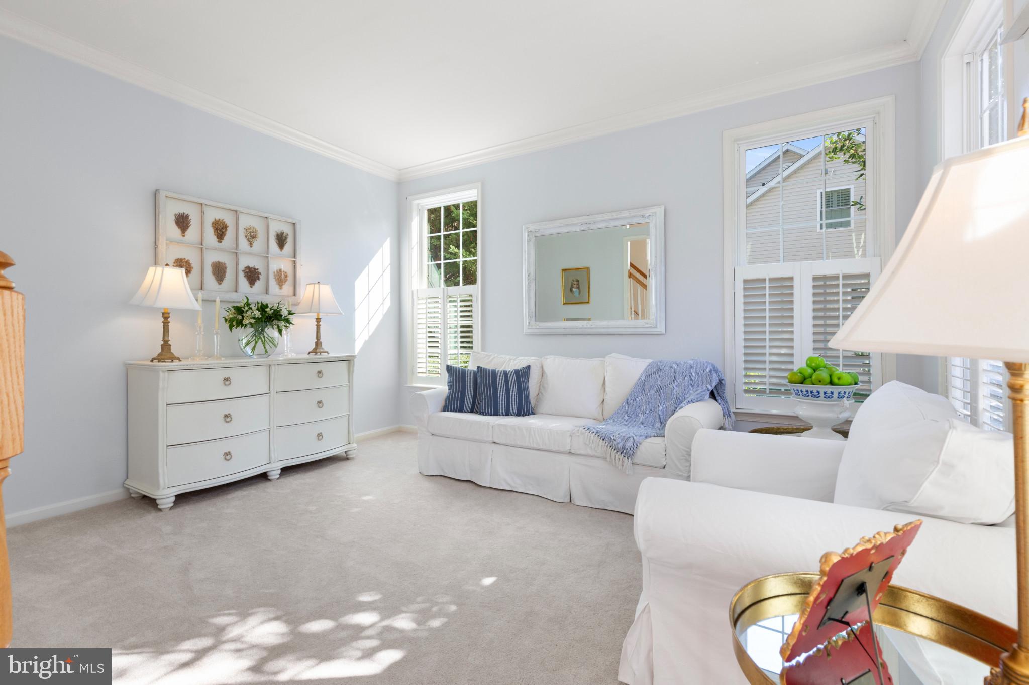 WHITEHALL MANOR - Residential