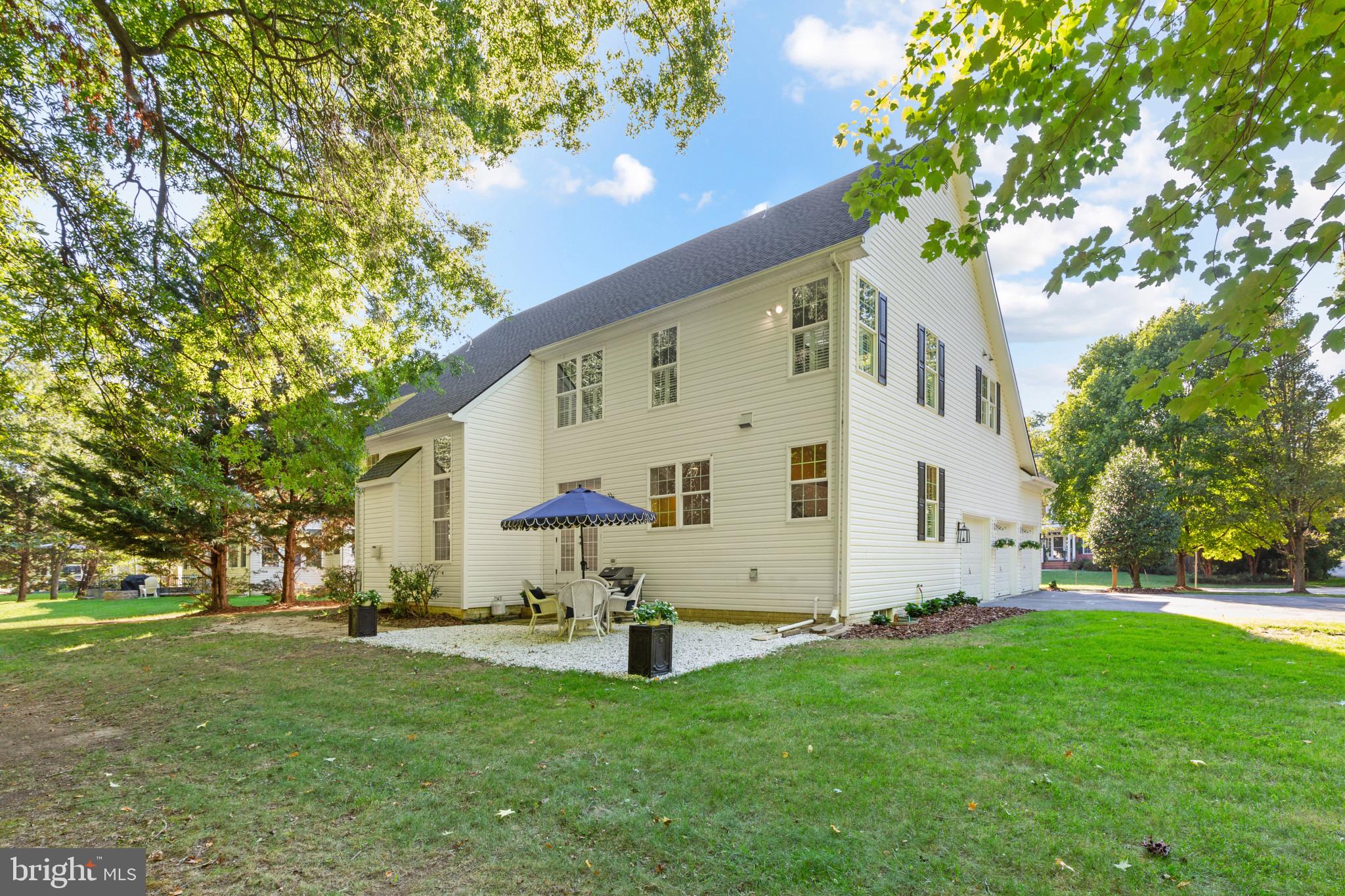 WHITEHALL MANOR - Residential