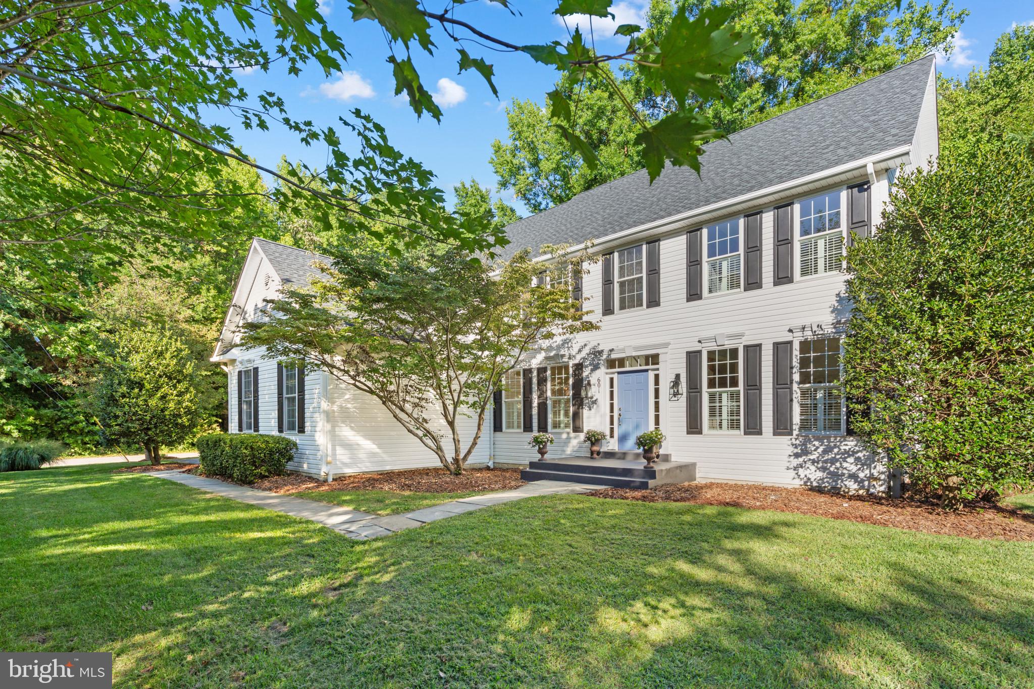 WHITEHALL MANOR - Residential