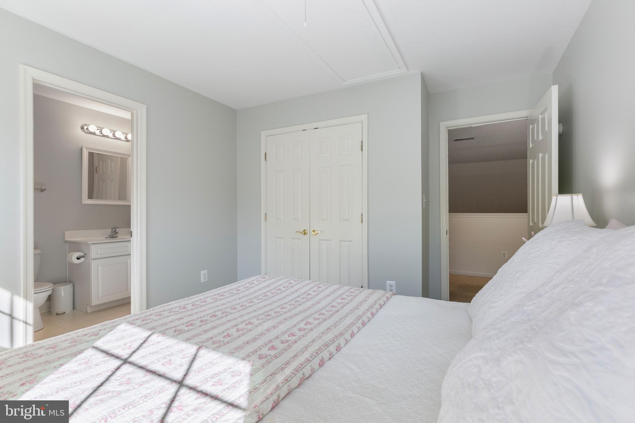 WHITEHALL MANOR - Residential