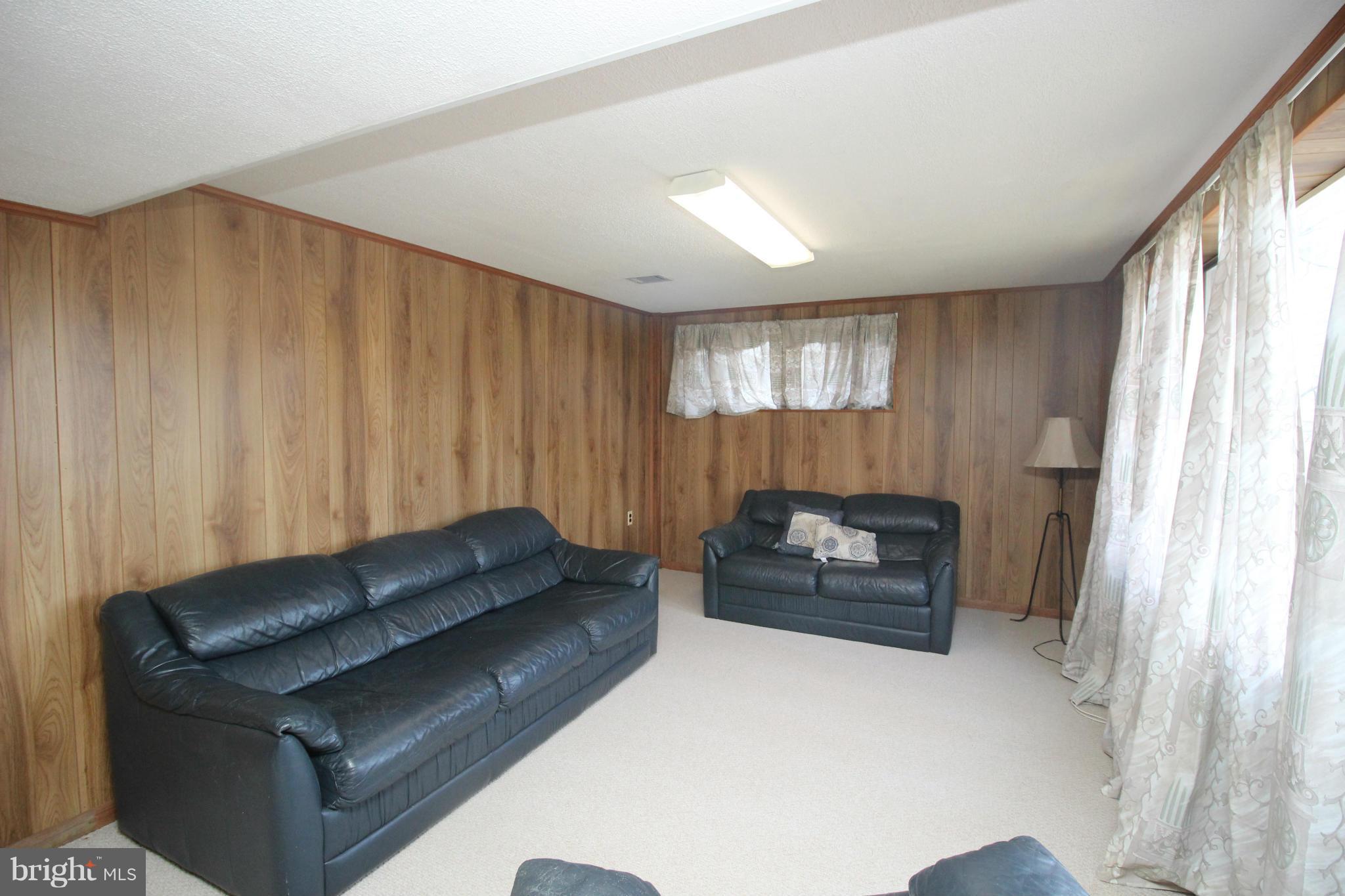 AYR HILL - Residential