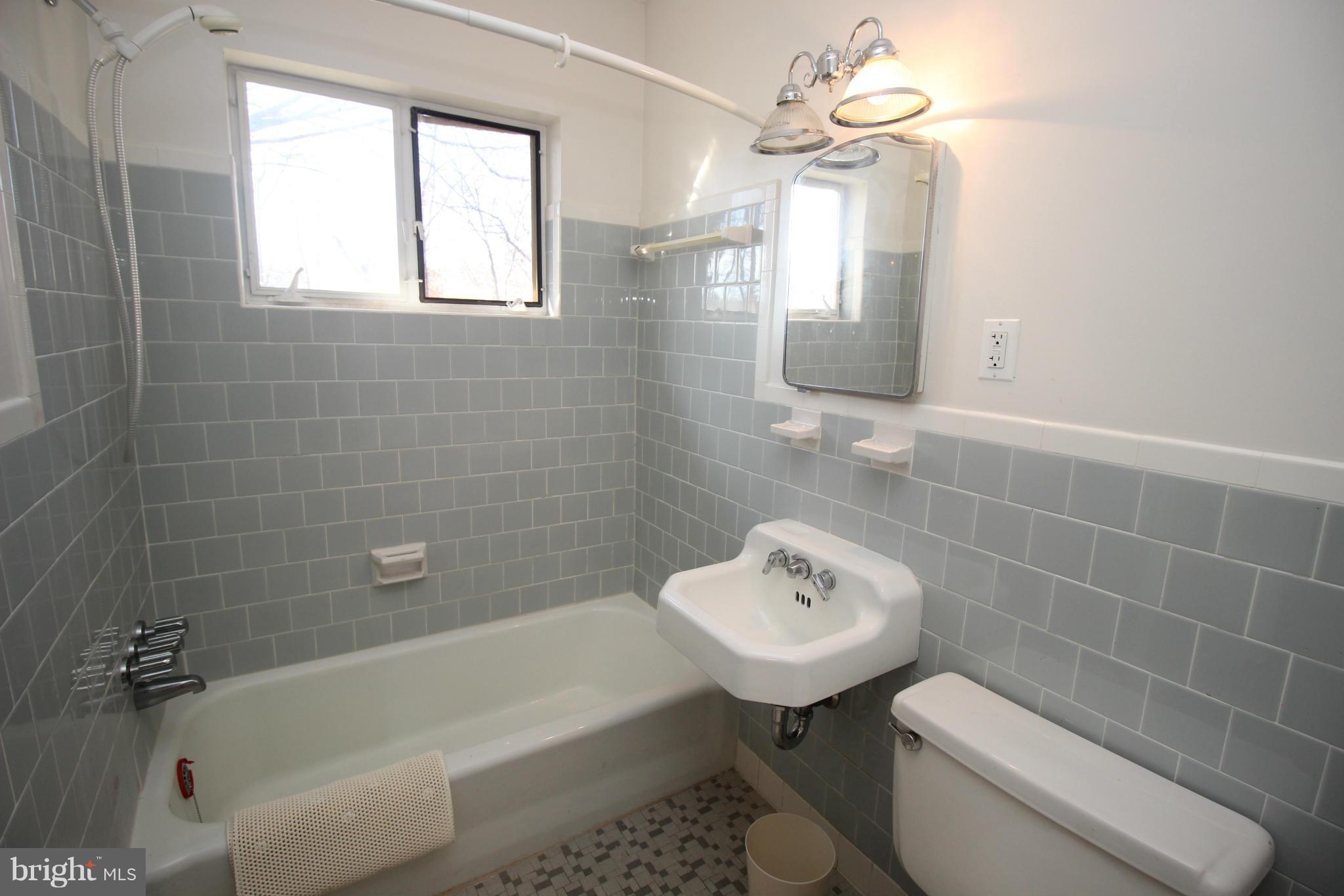 AYR HILL - Residential