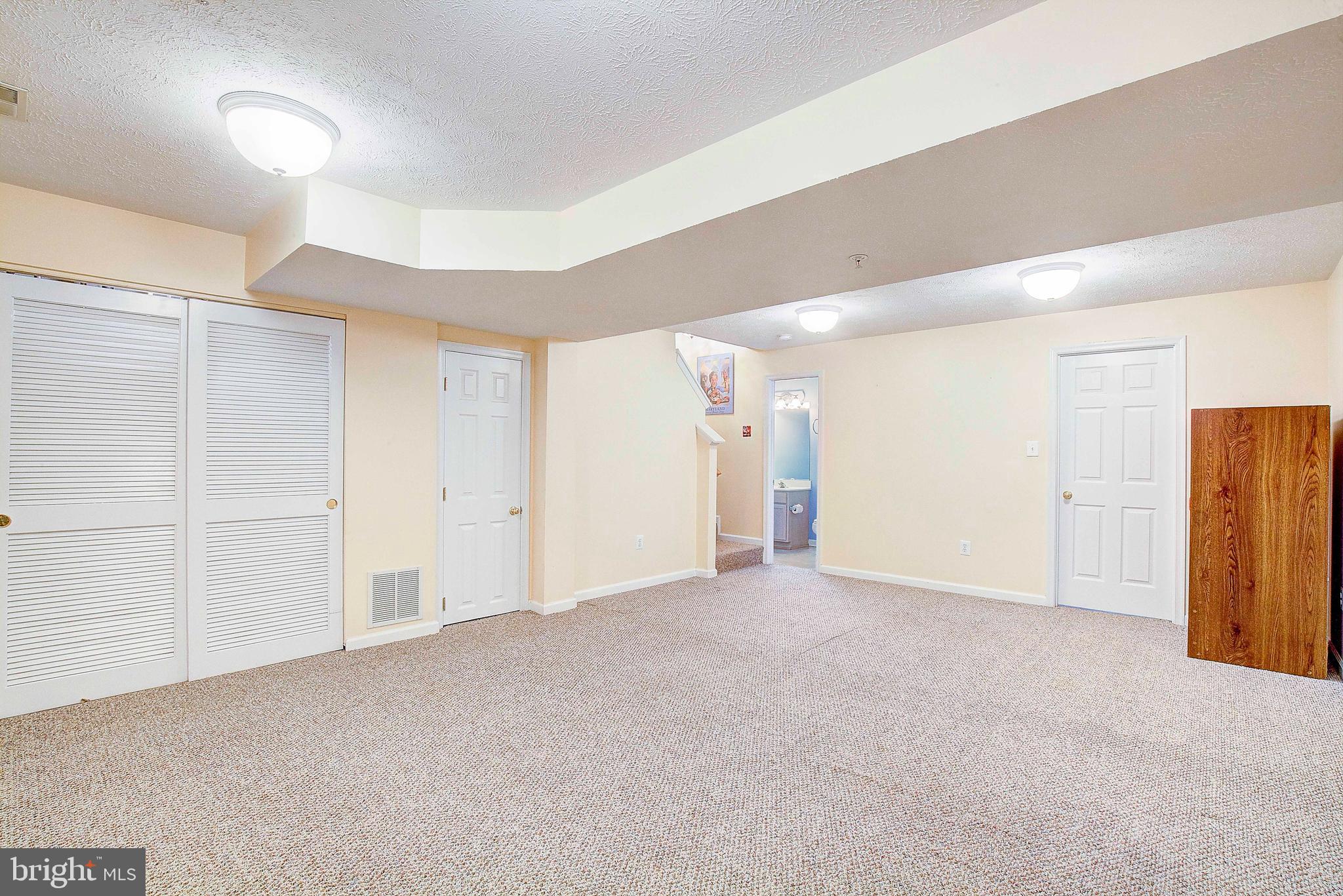 FARMINGTON VILLAGE - Residential