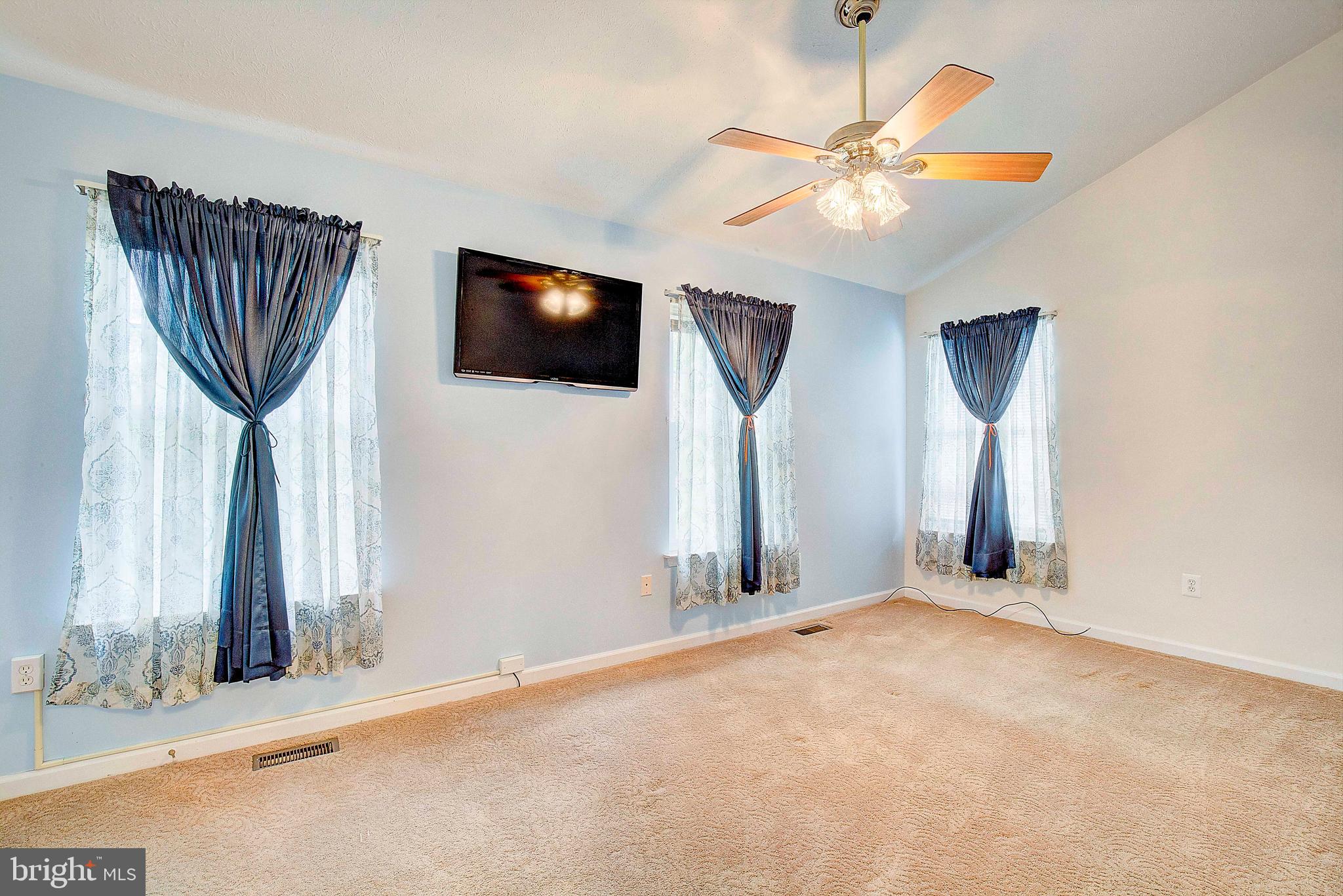 FARMINGTON VILLAGE - Residential