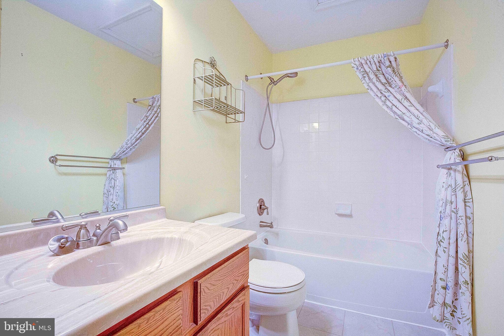 FARMINGTON VILLAGE - Residential