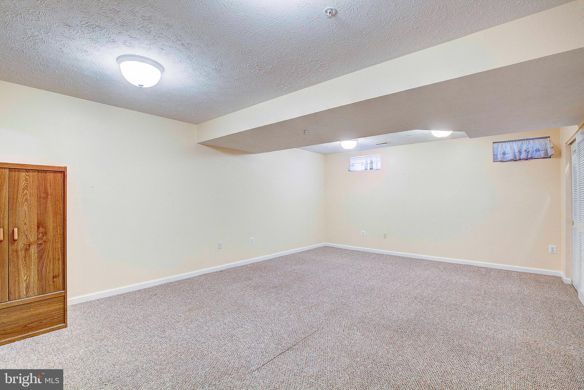 FARMINGTON VILLAGE - Residential