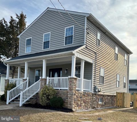 8424 SMALLWOOD COURT PASADENA MD 21122