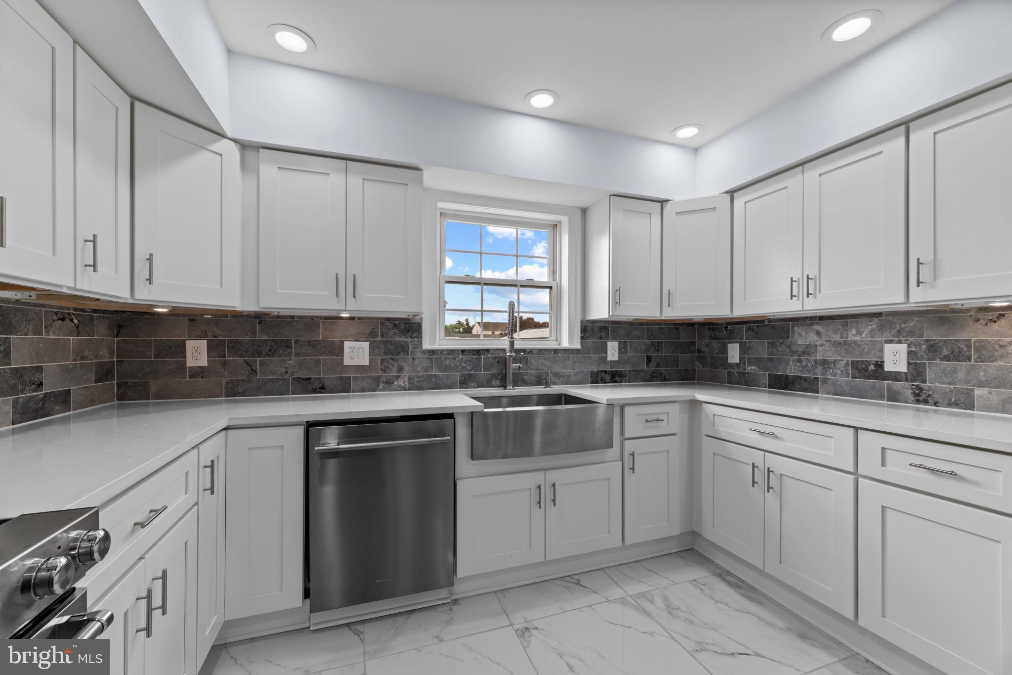 SUNSET BEACH - Residential