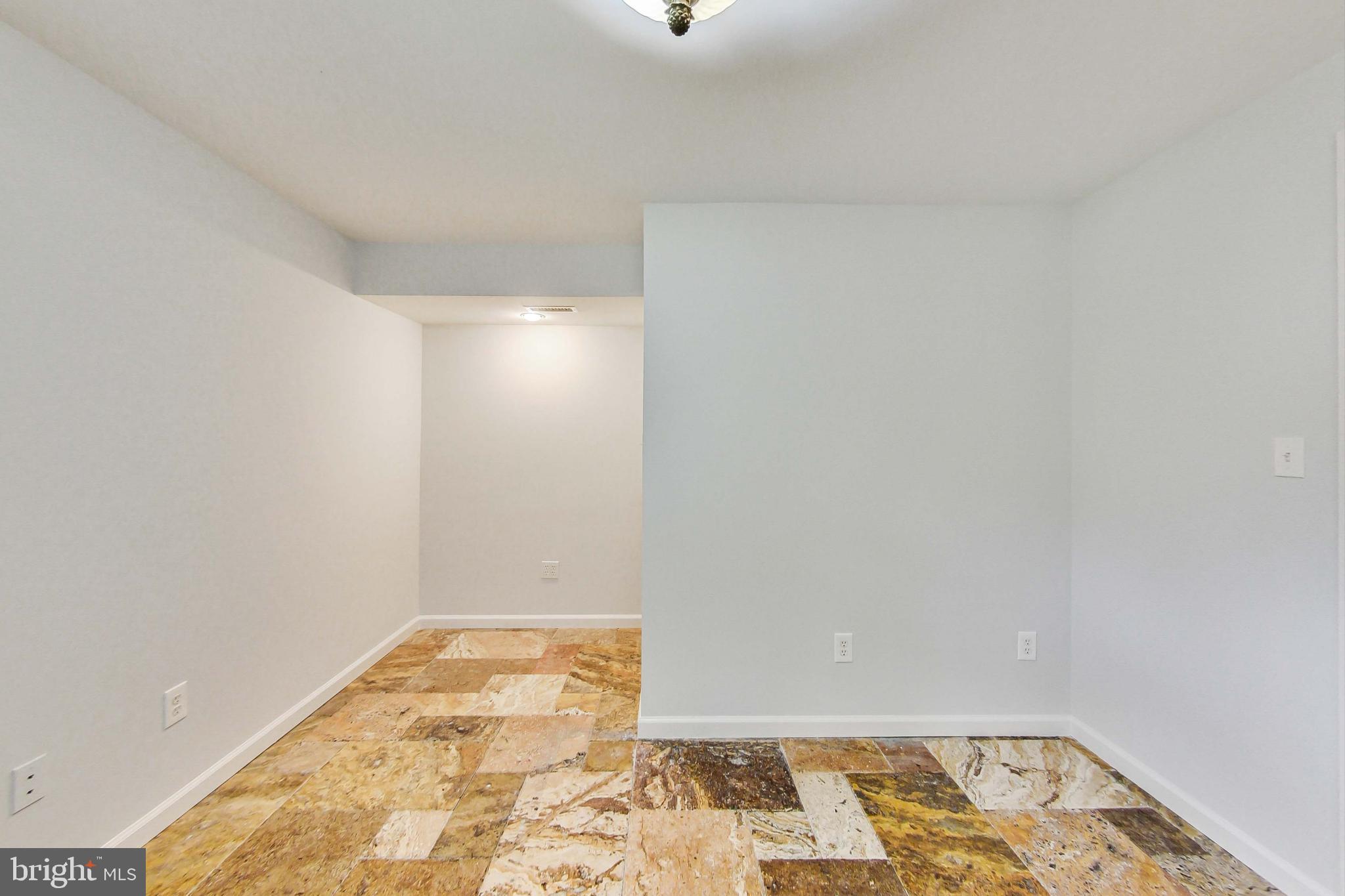 CROSSPOINTE - Residential