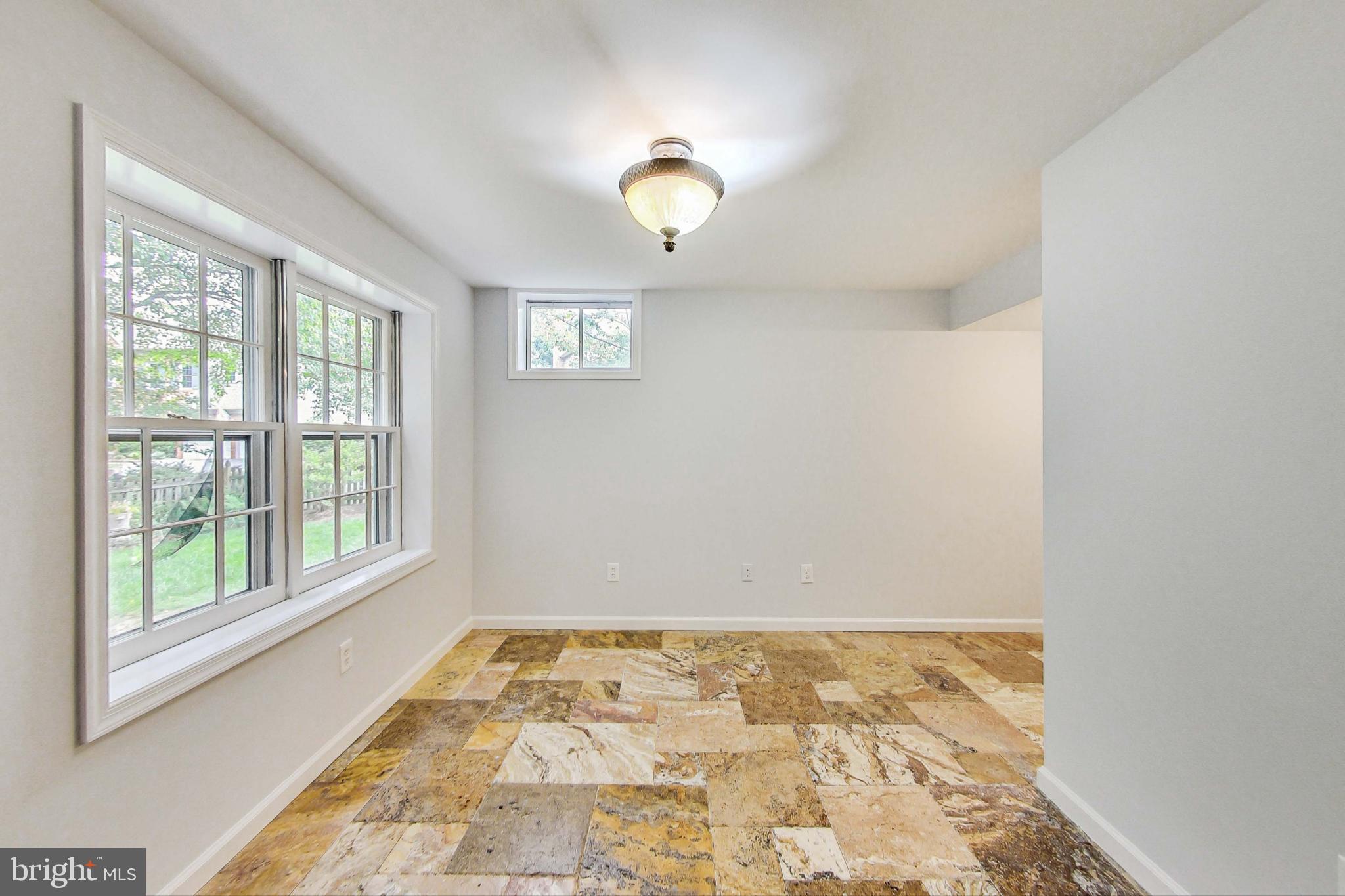 CROSSPOINTE - Residential