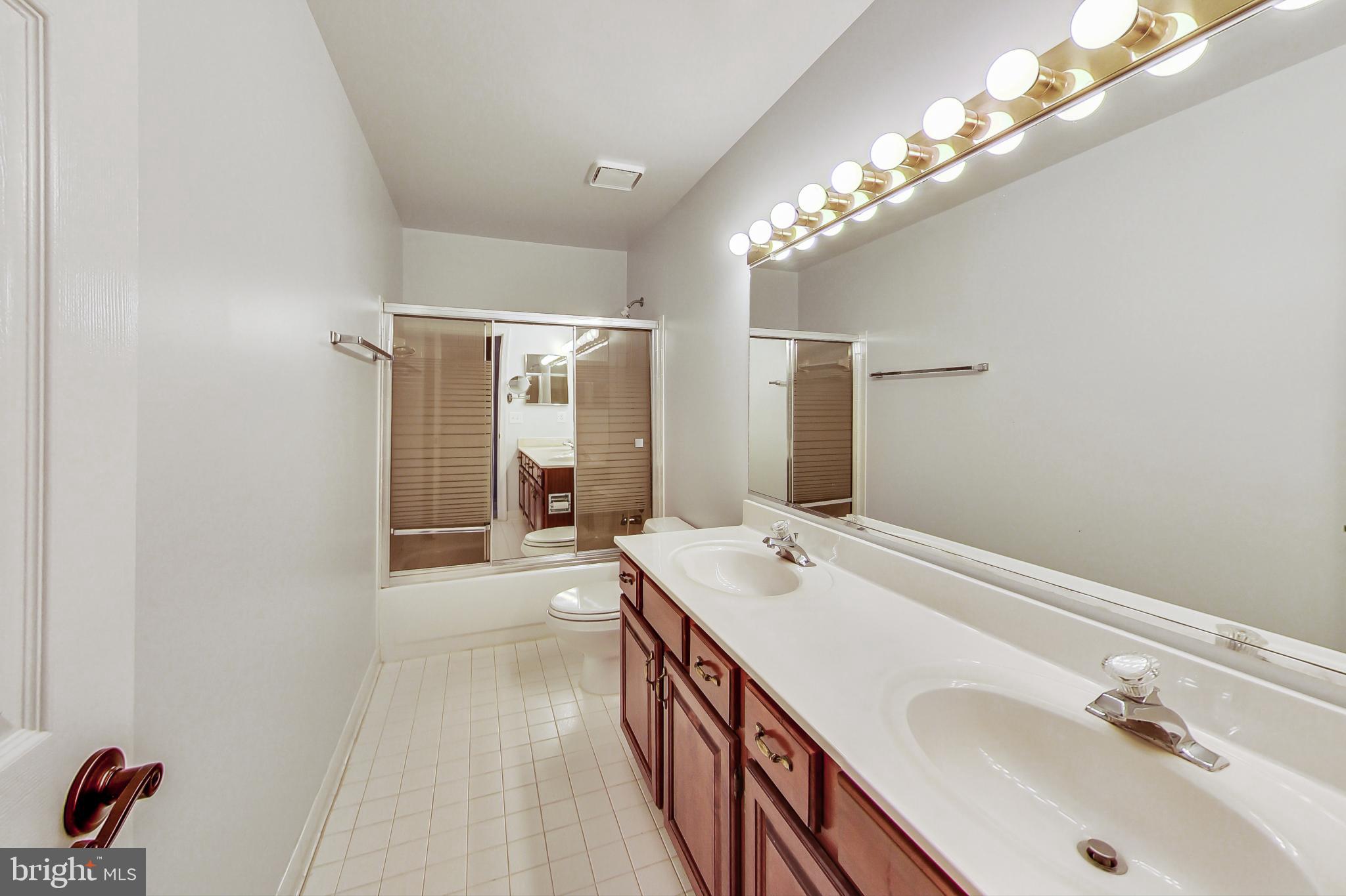 CROSSPOINTE - Residential