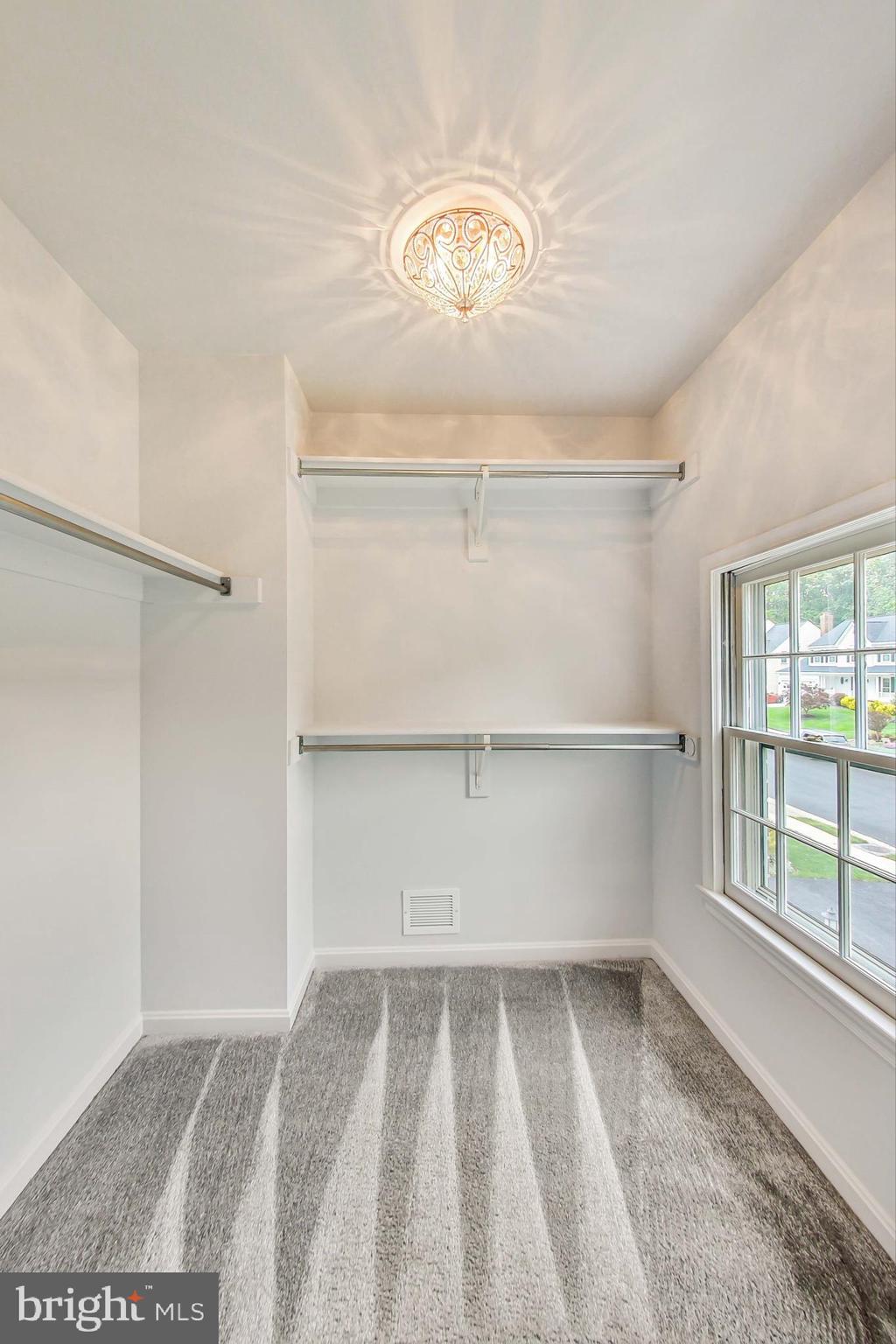 CROSSPOINTE - Residential