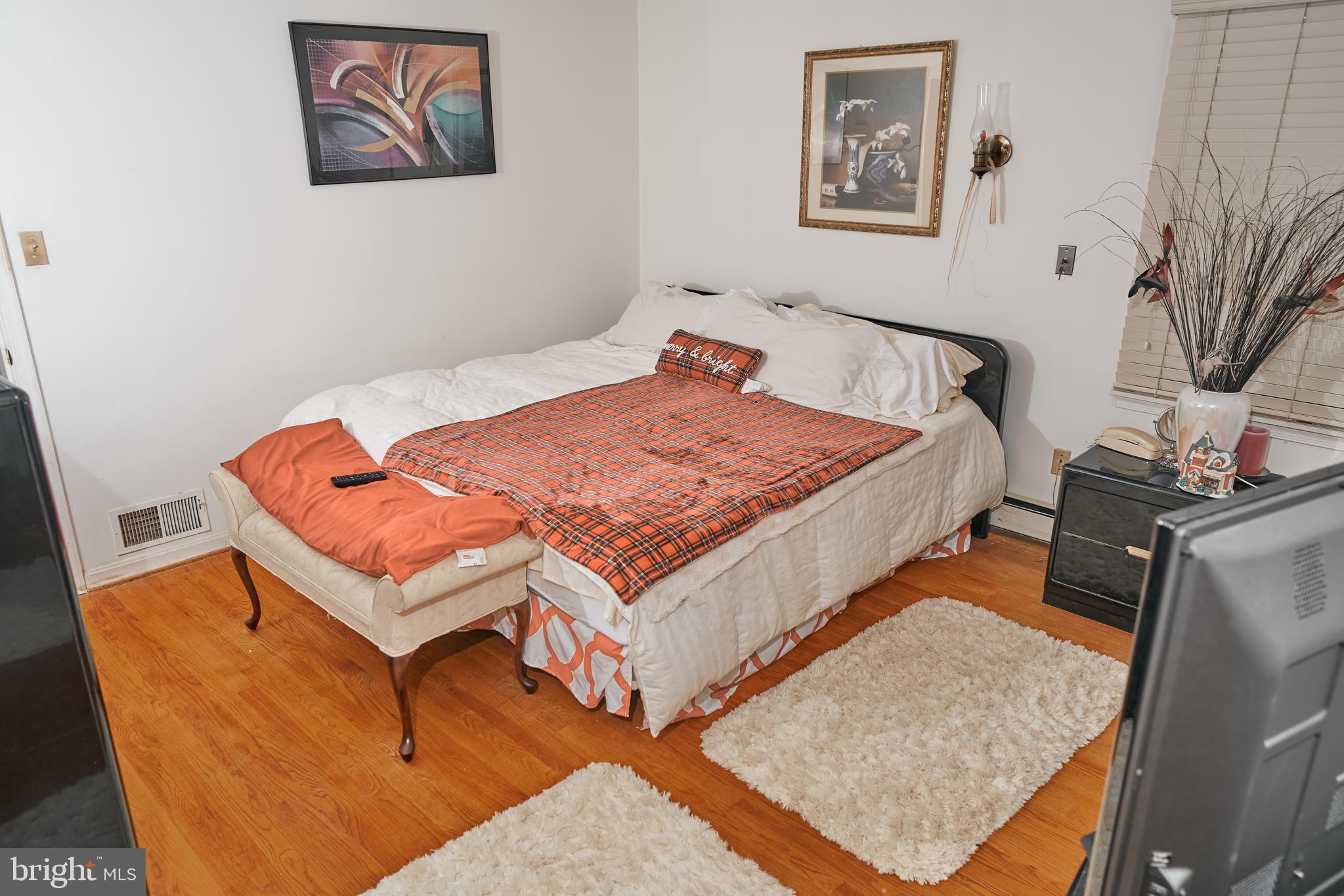 PARADISE ACRES - Residential