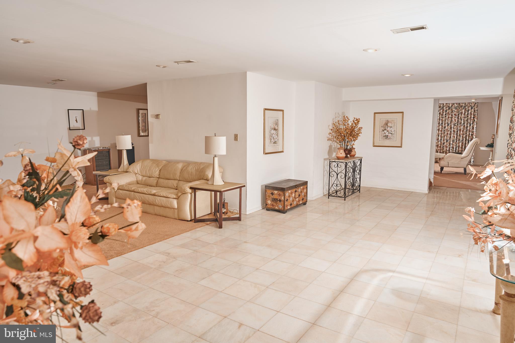 PARADISE ACRES - Residential