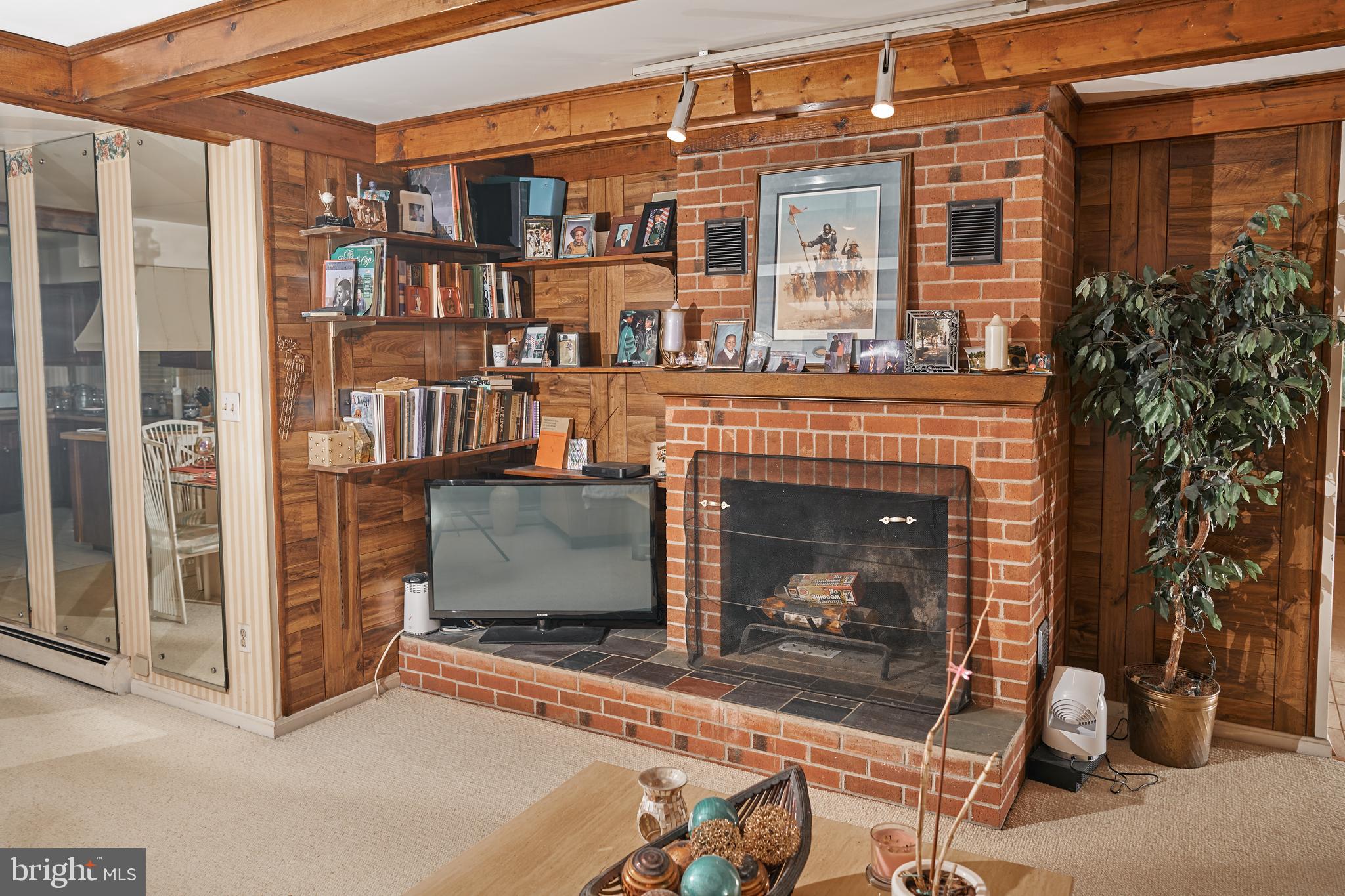 PARADISE ACRES - Residential