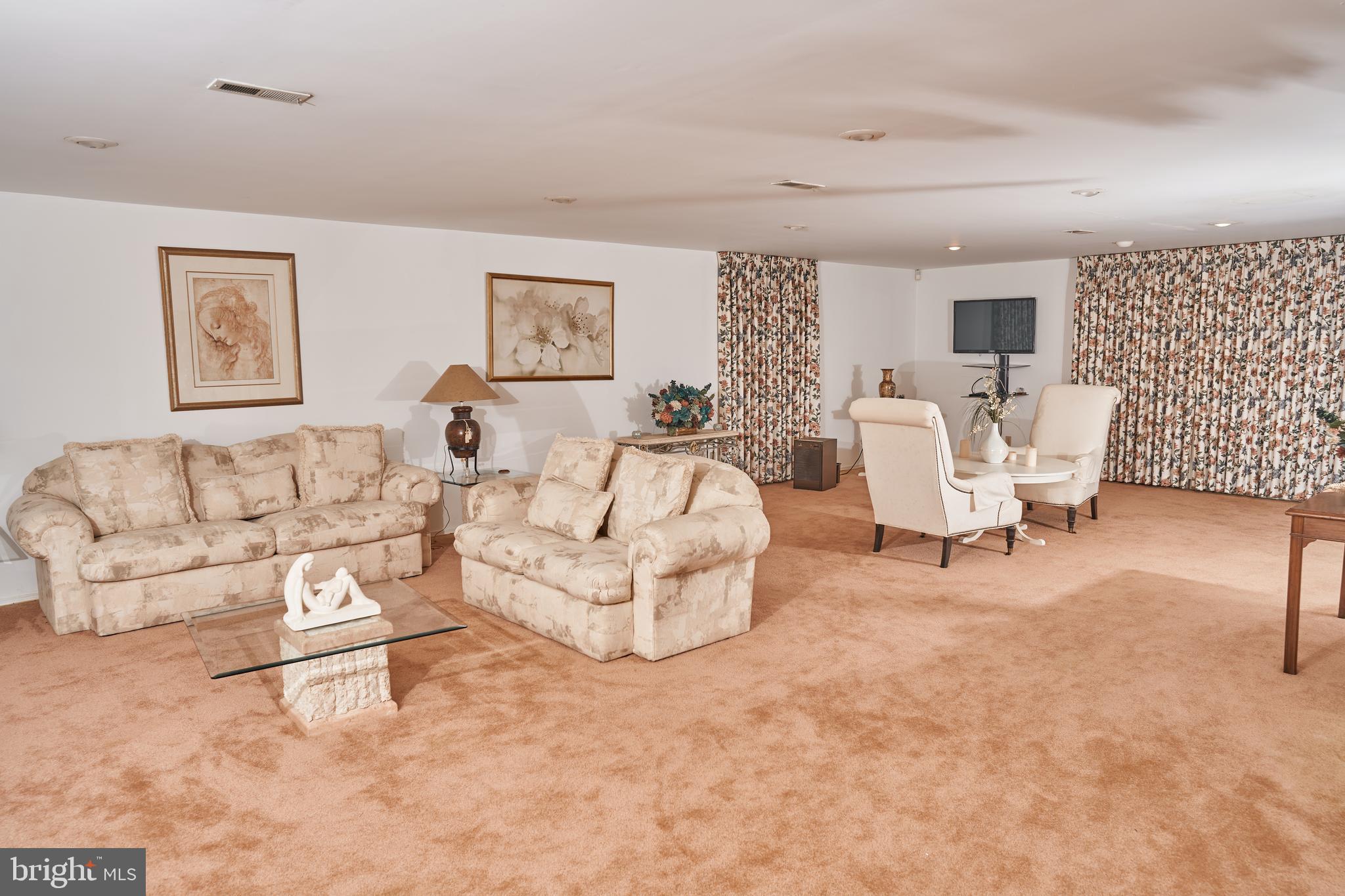 PARADISE ACRES - Residential