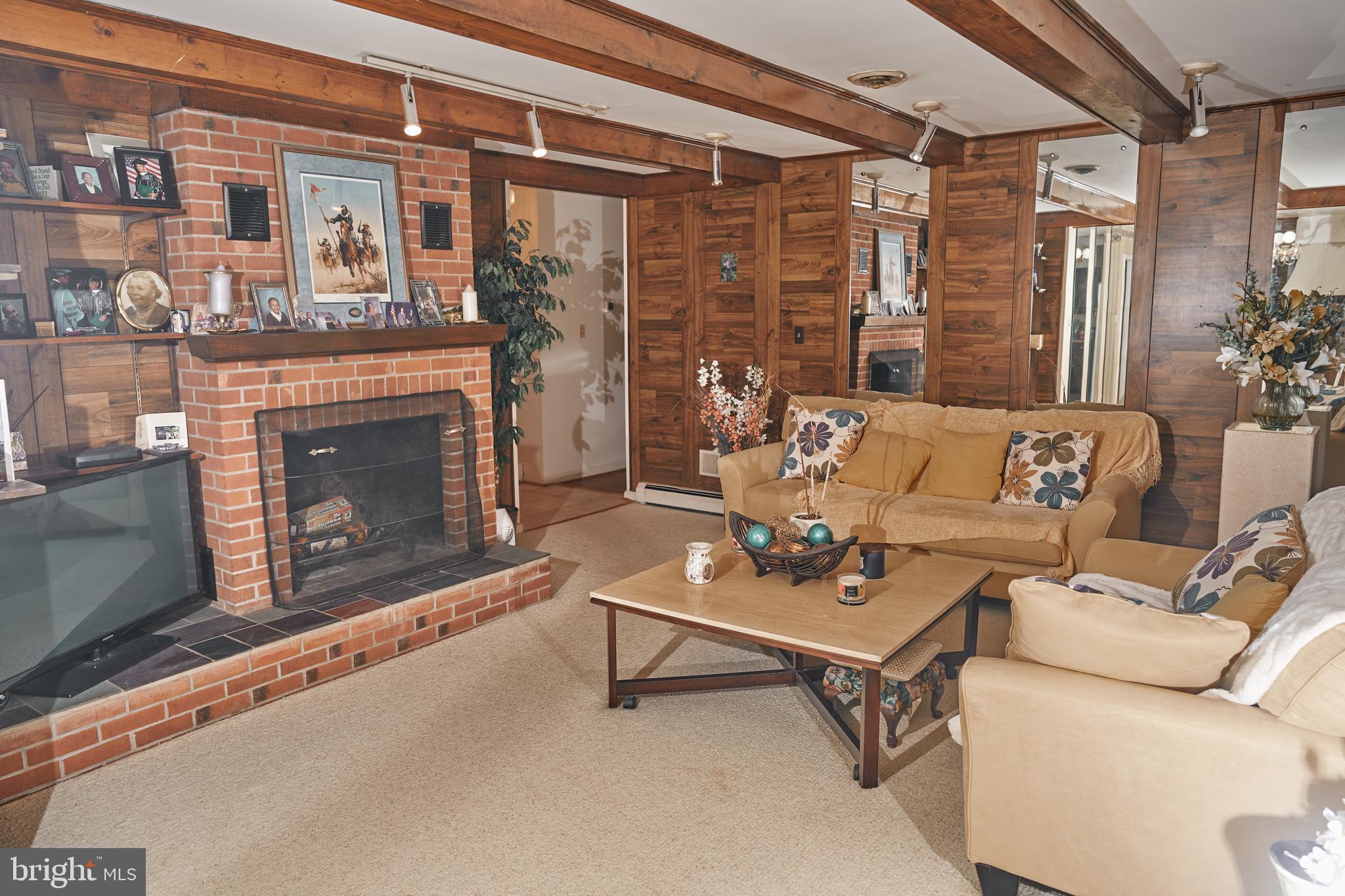 PARADISE ACRES - Residential