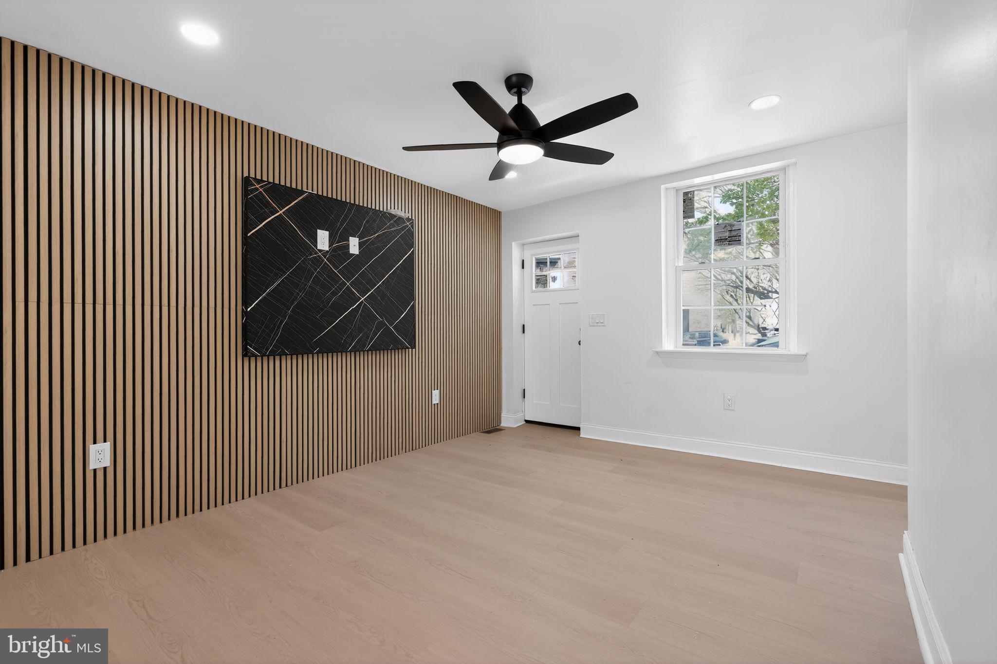 1526 E SUSQUEHANNA AVENUE