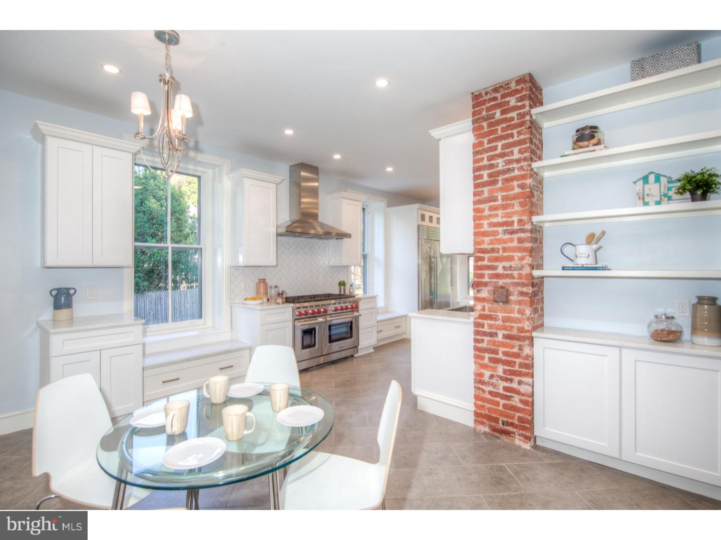 CHESTNUT HILL - Residential