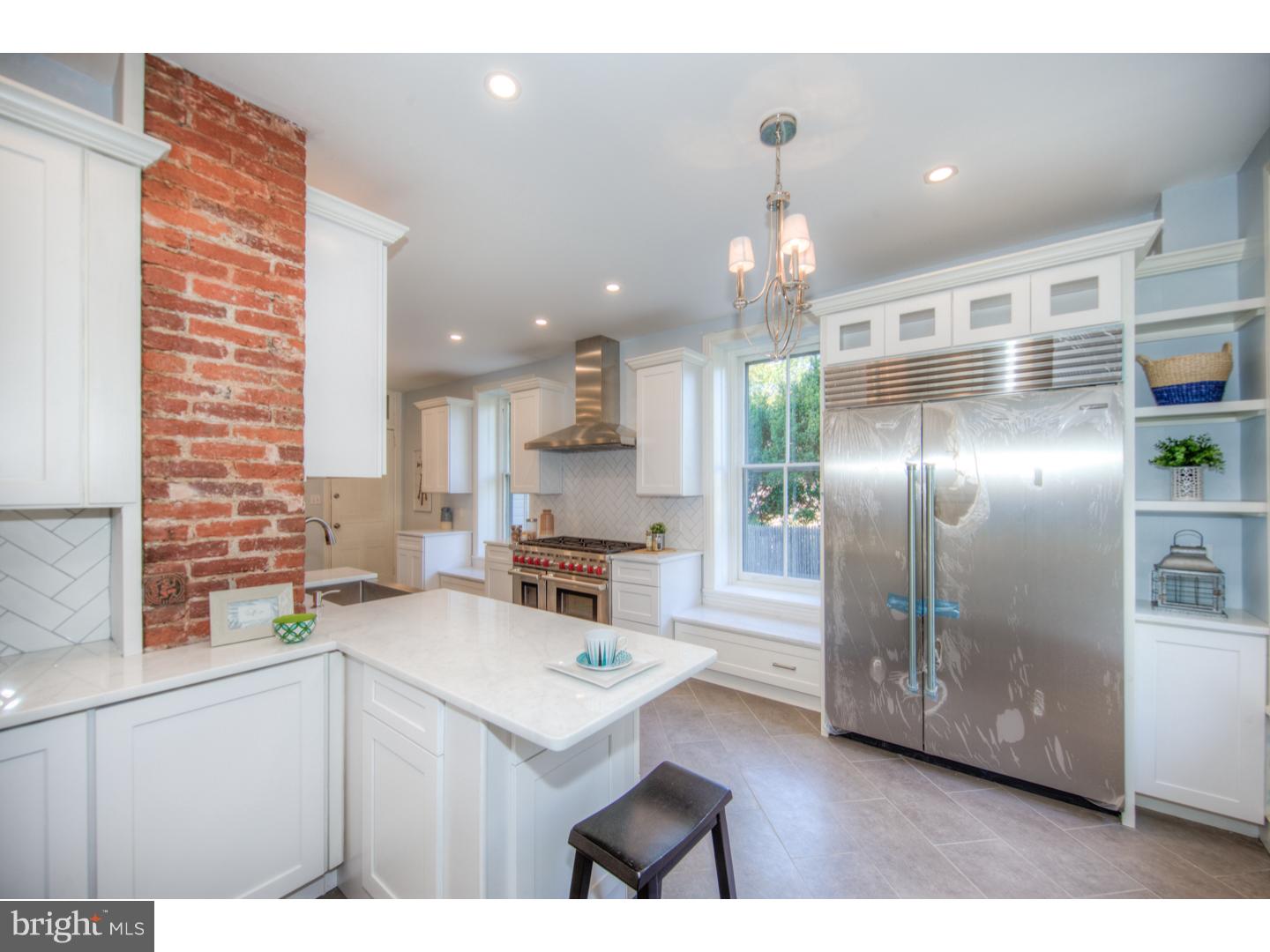 CHESTNUT HILL - Residential