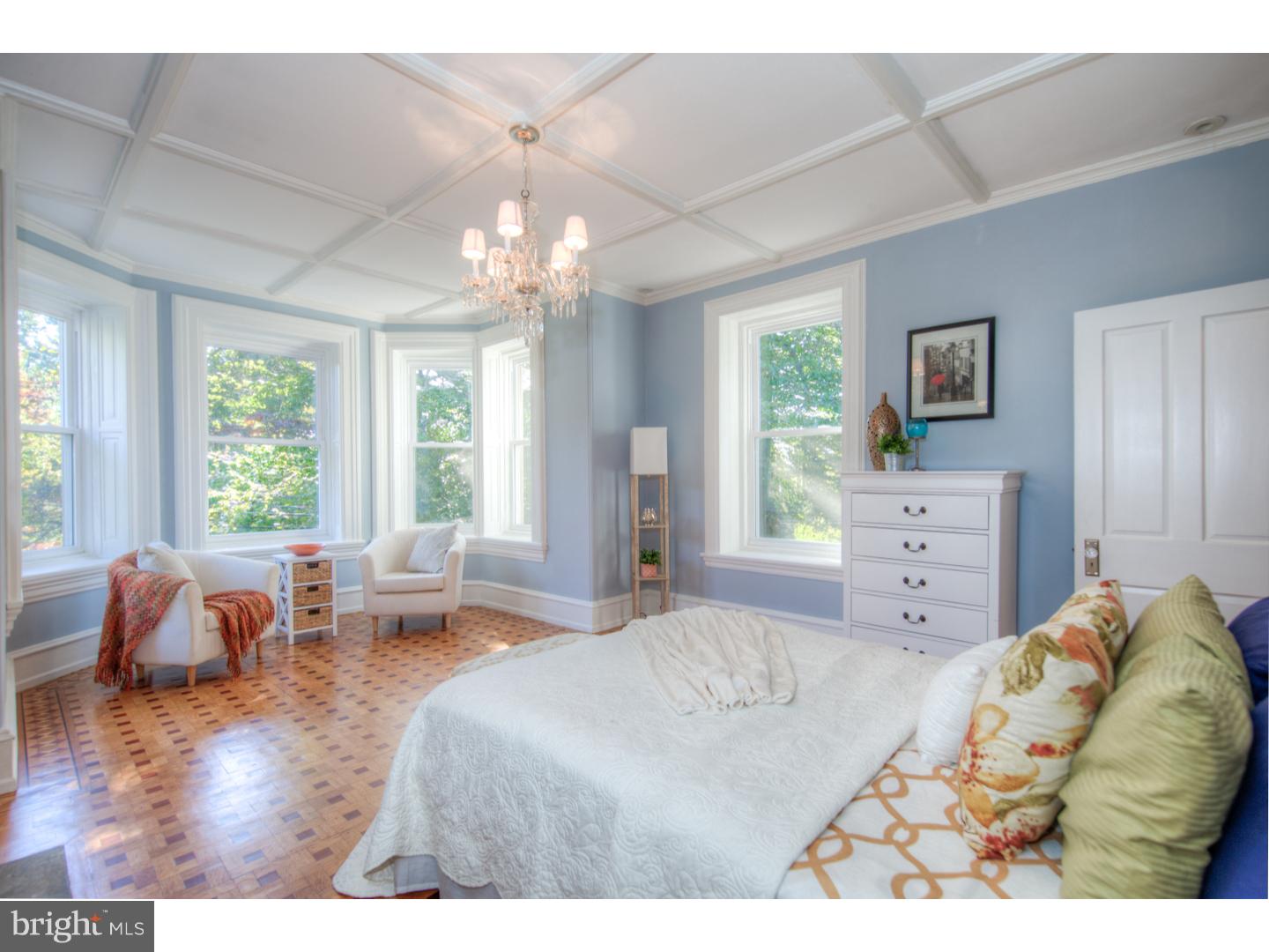 CHESTNUT HILL - Residential