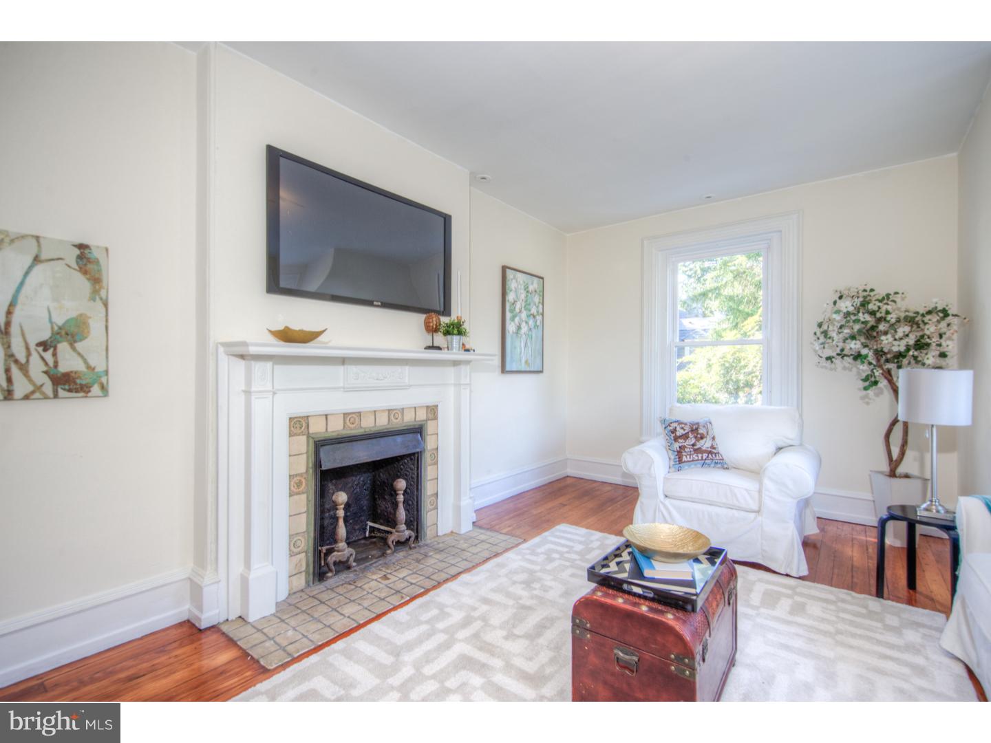 CHESTNUT HILL - Residential