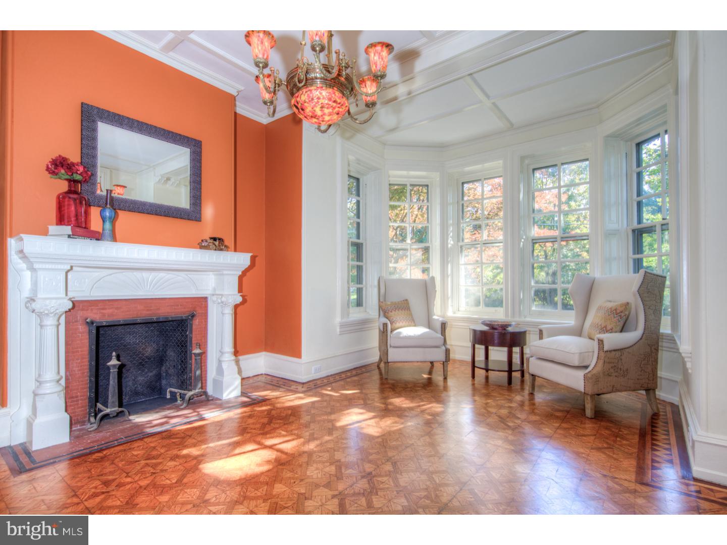 CHESTNUT HILL - Residential