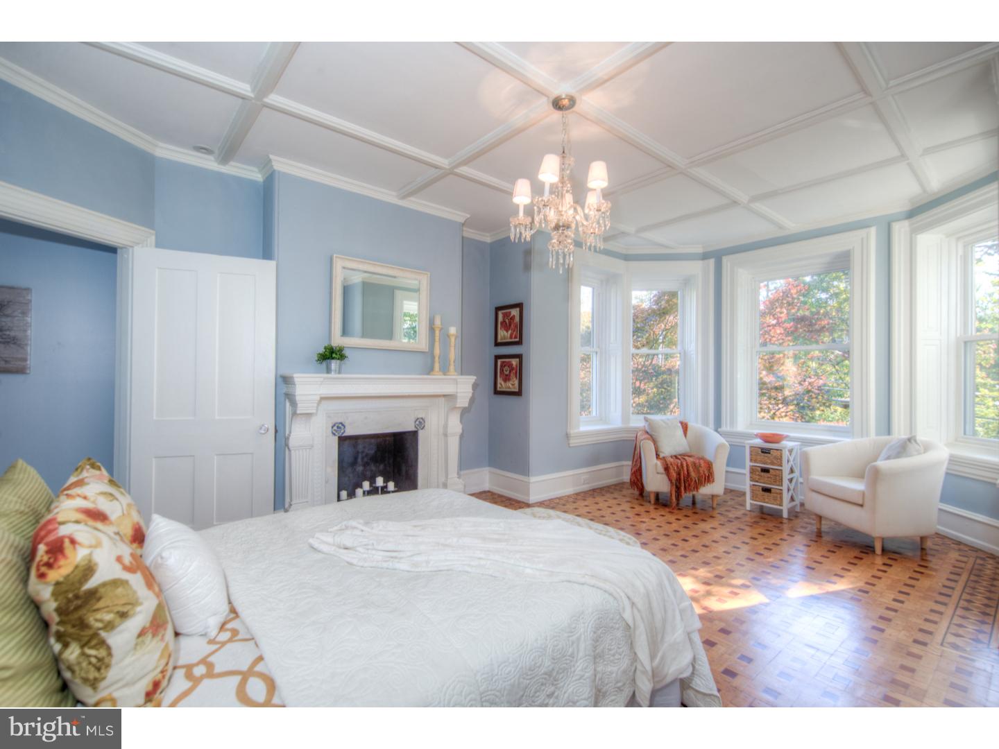 CHESTNUT HILL - Residential