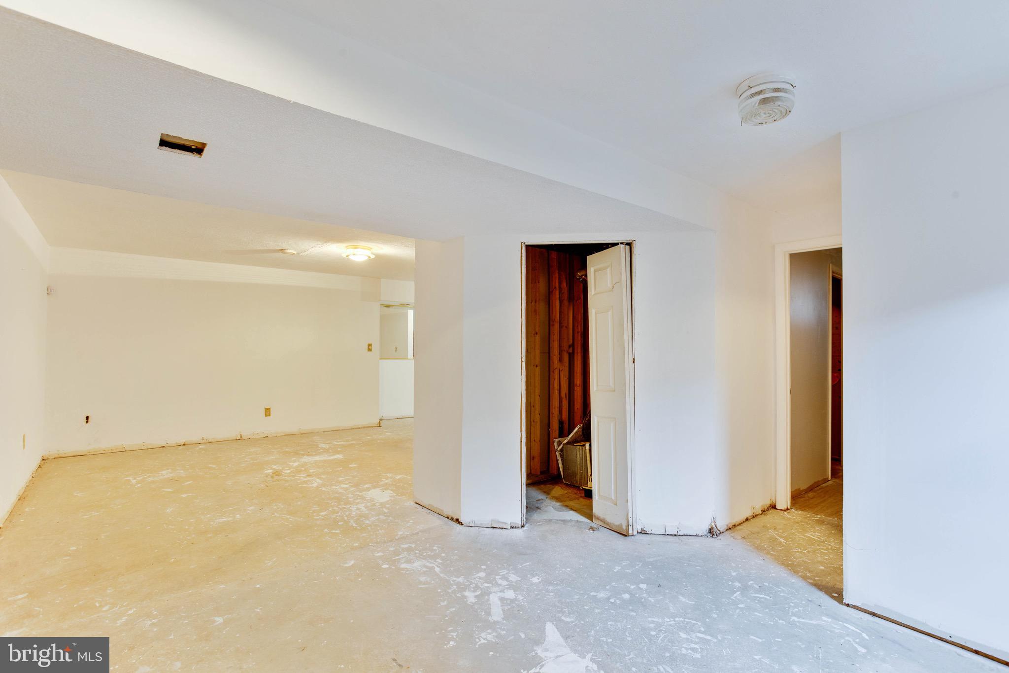 ARAGONA VILLAGE - Residential