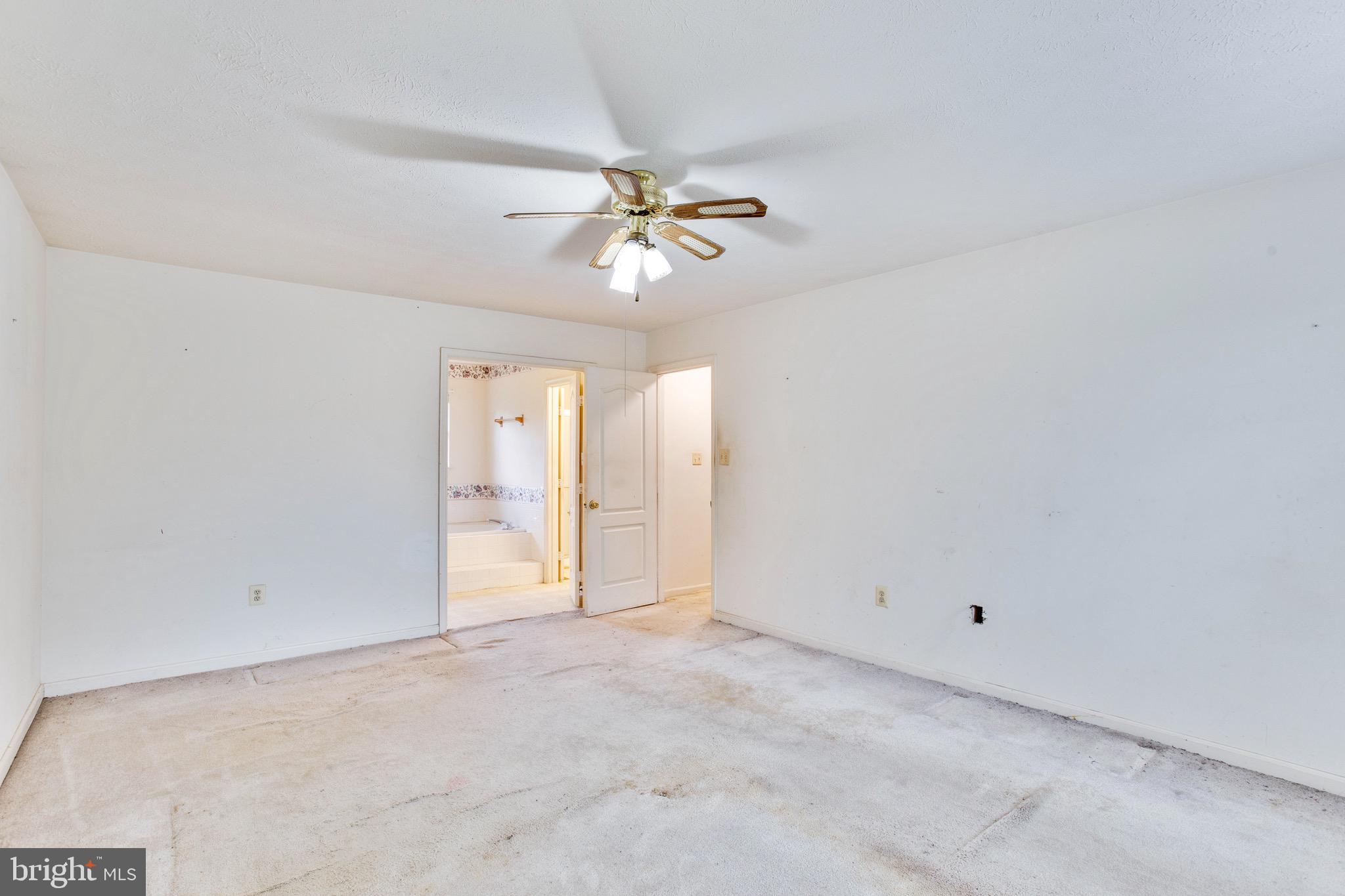 ARAGONA VILLAGE - Residential