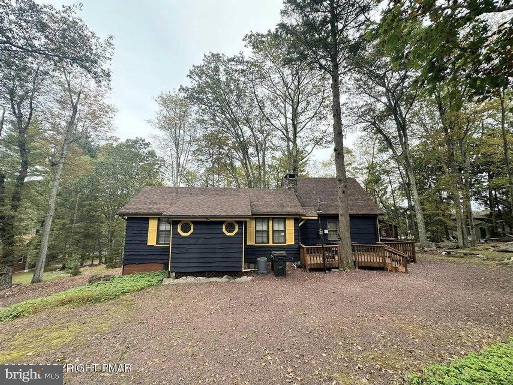 Photo of 8 Buttonwood Road, LAKE HARMONY, PA 18624 (MLS # PACC2006740)
