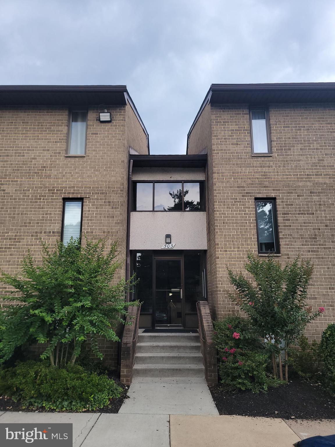 JEFFERSON MEWS - Residential Lease