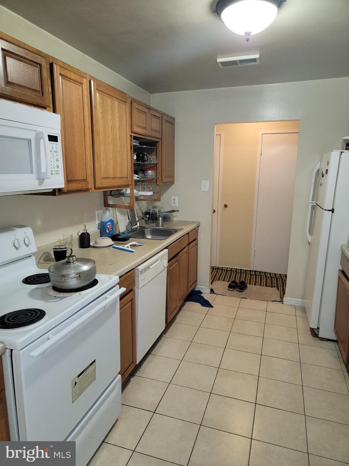 JEFFERSON MEWS - Residential Lease