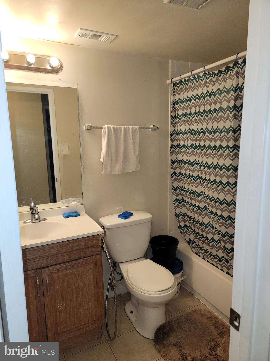 JEFFERSON MEWS - Residential Lease