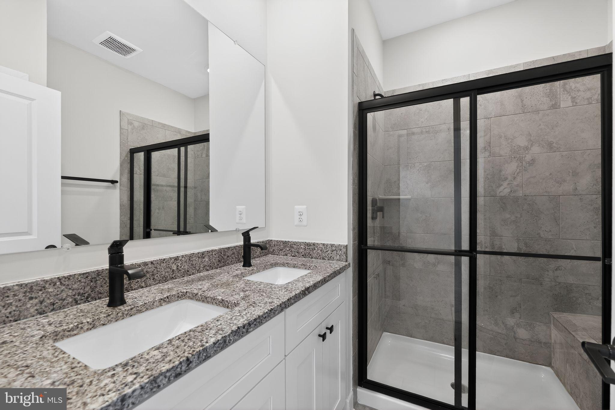 MEDFIELD - Residential