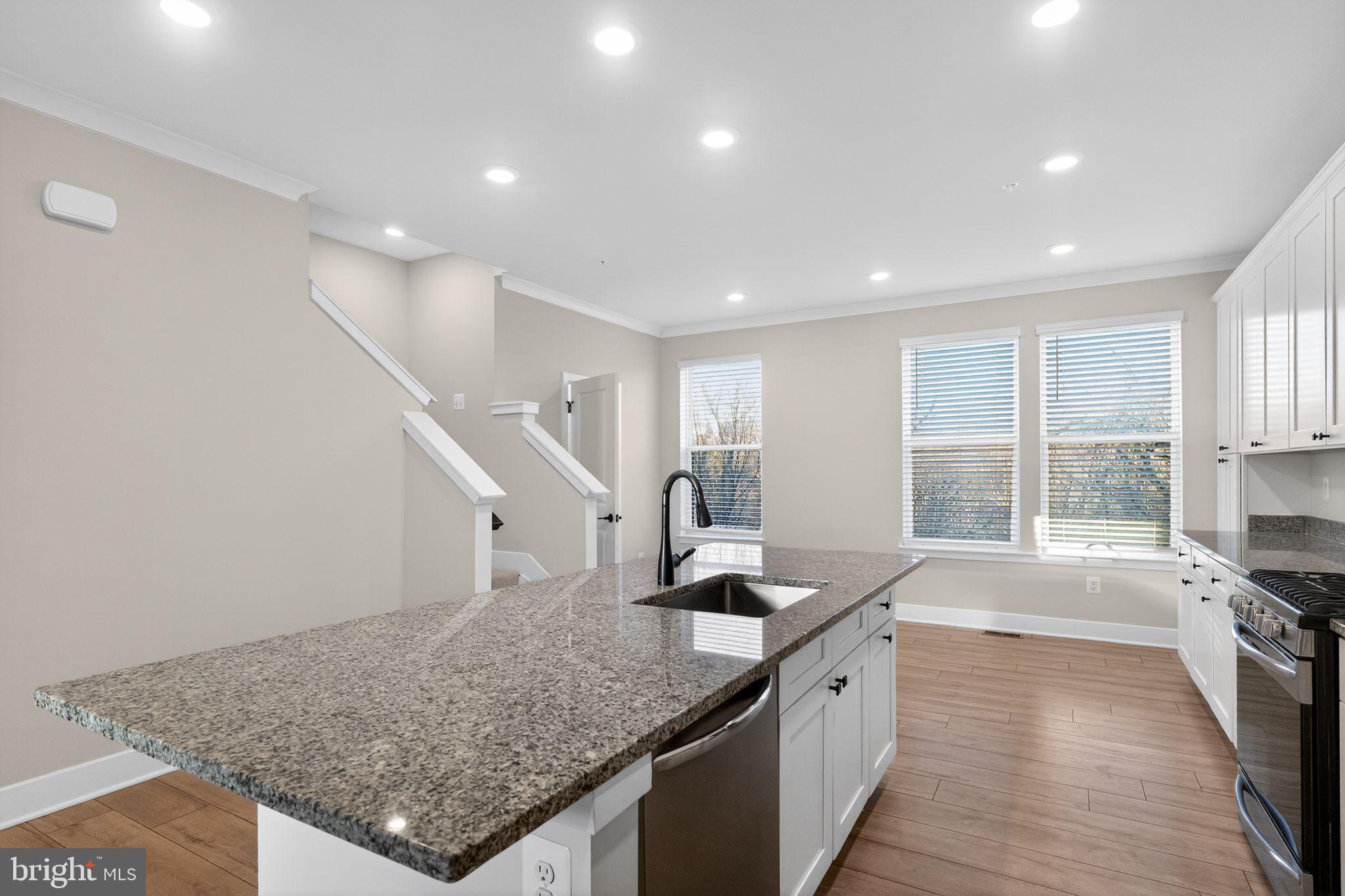 MEDFIELD - Residential