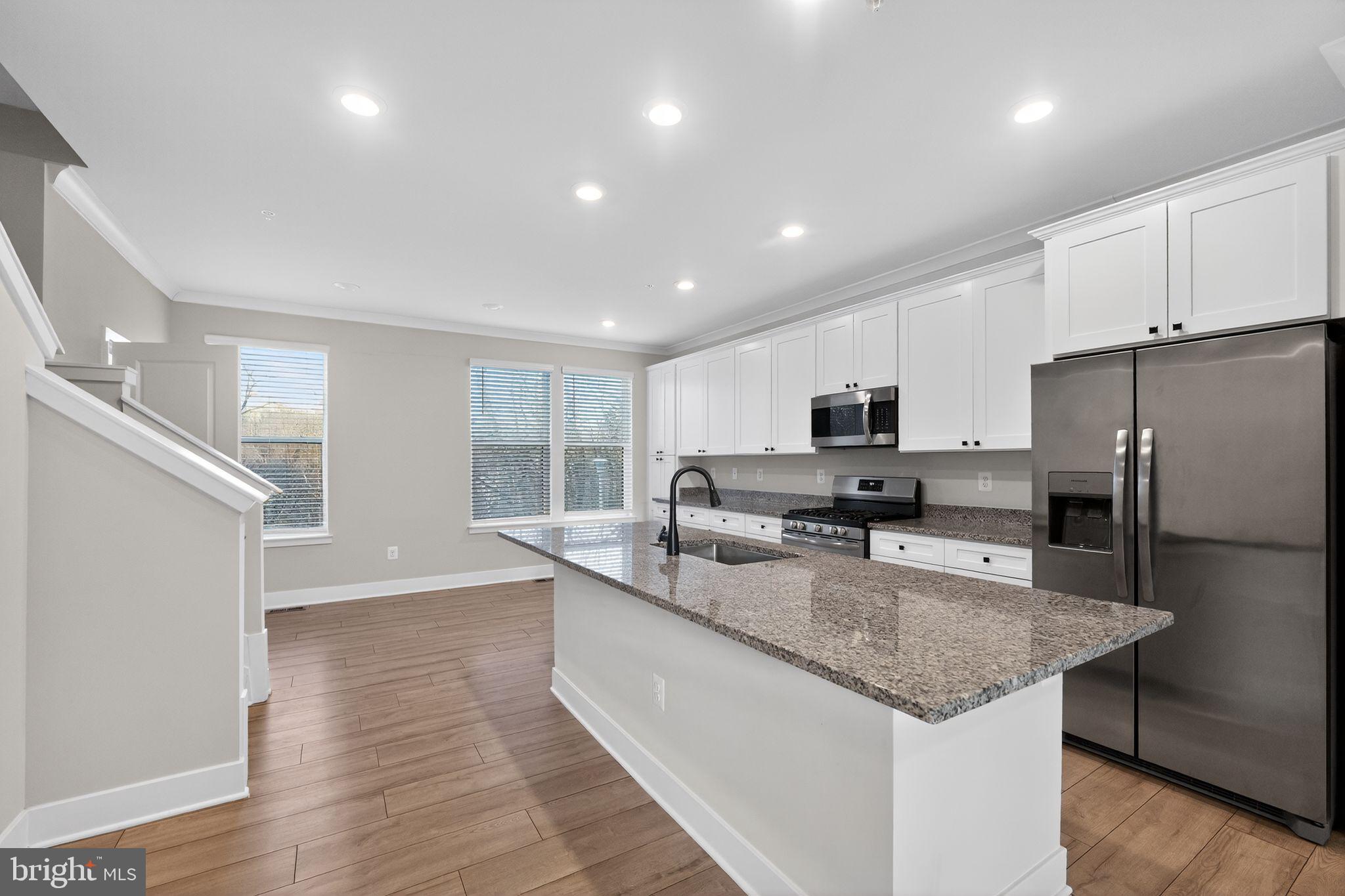 MEDFIELD - Residential